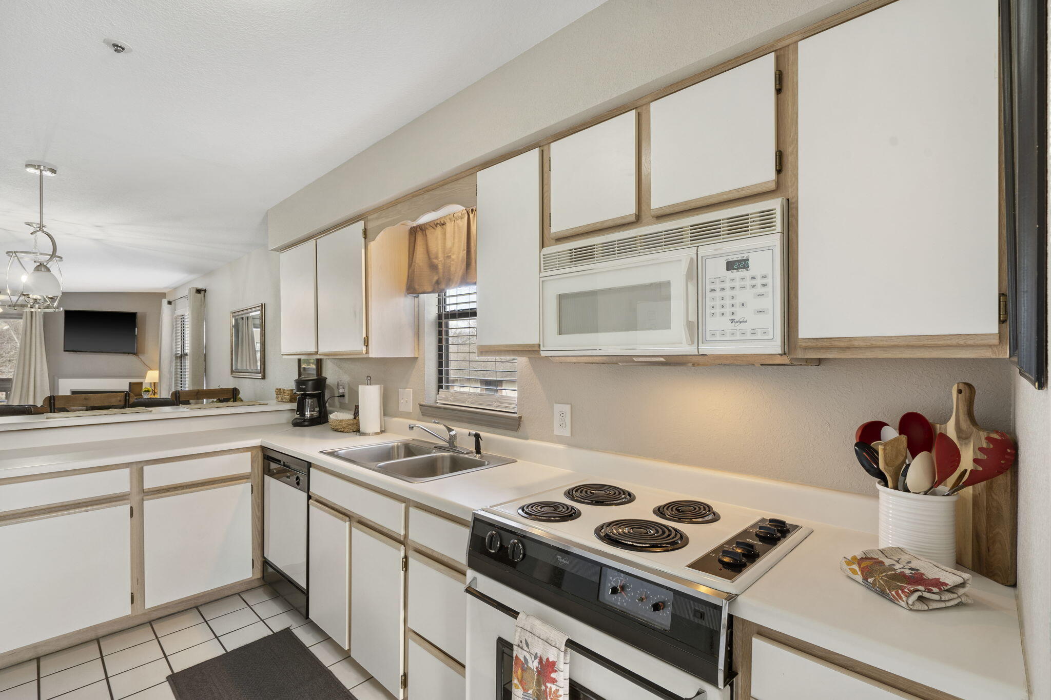 123 Bunker Ridge Drive Property Photo 11