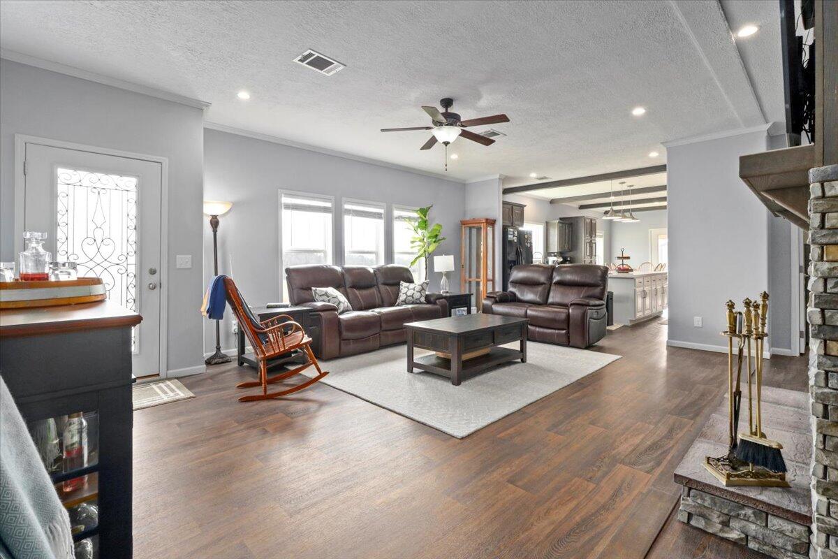 1243 County Road 2410 Property Photo 8