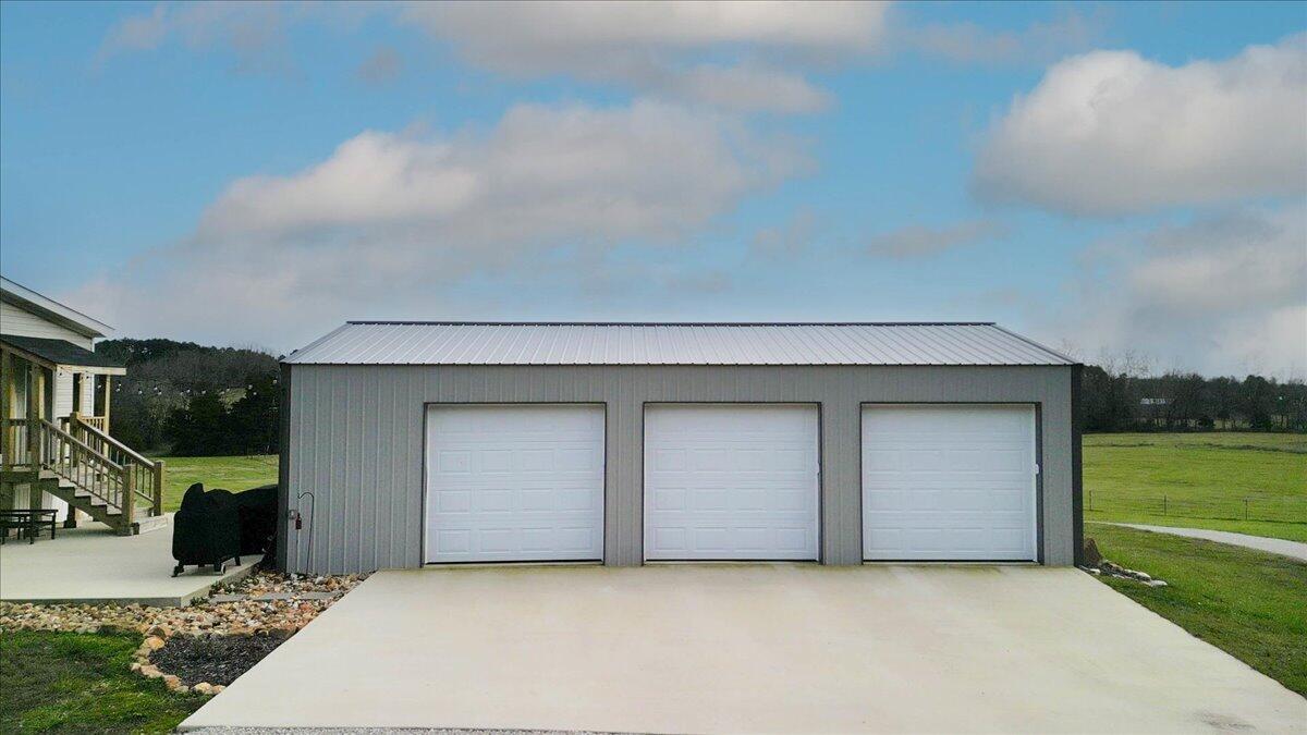 1243 County Road 2410 Property Photo 23