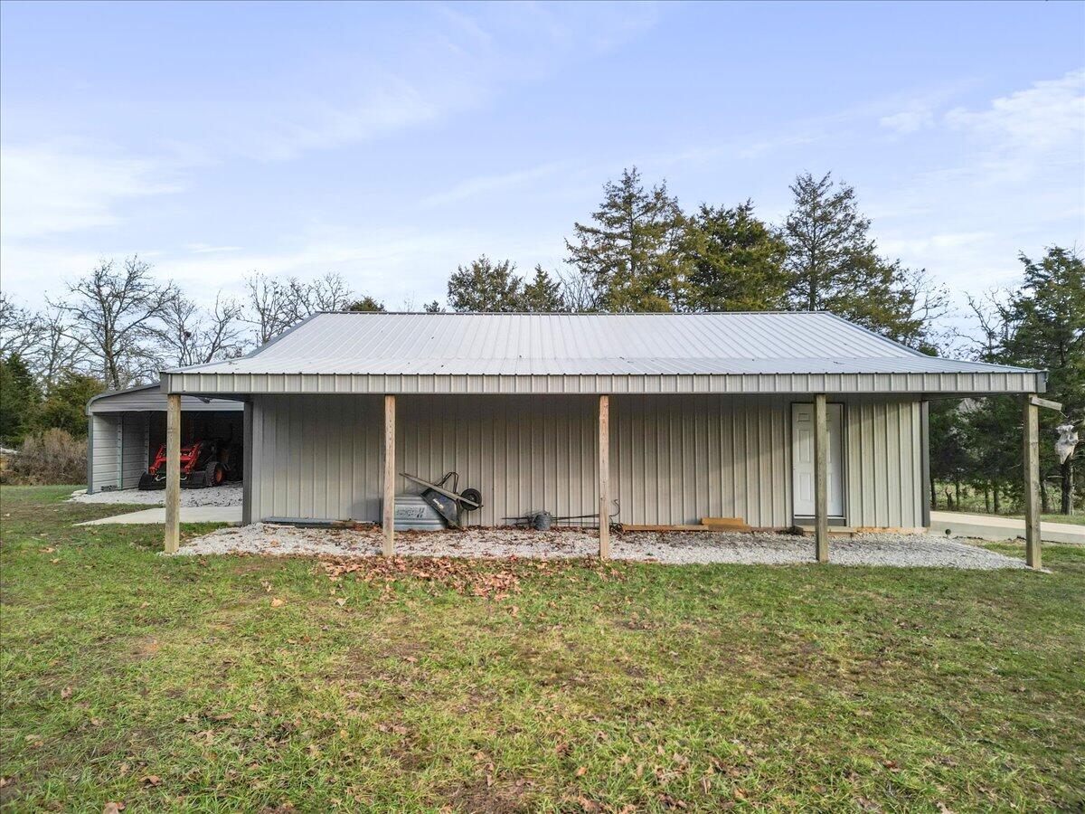 1243 County Road 2410 Property Photo 28