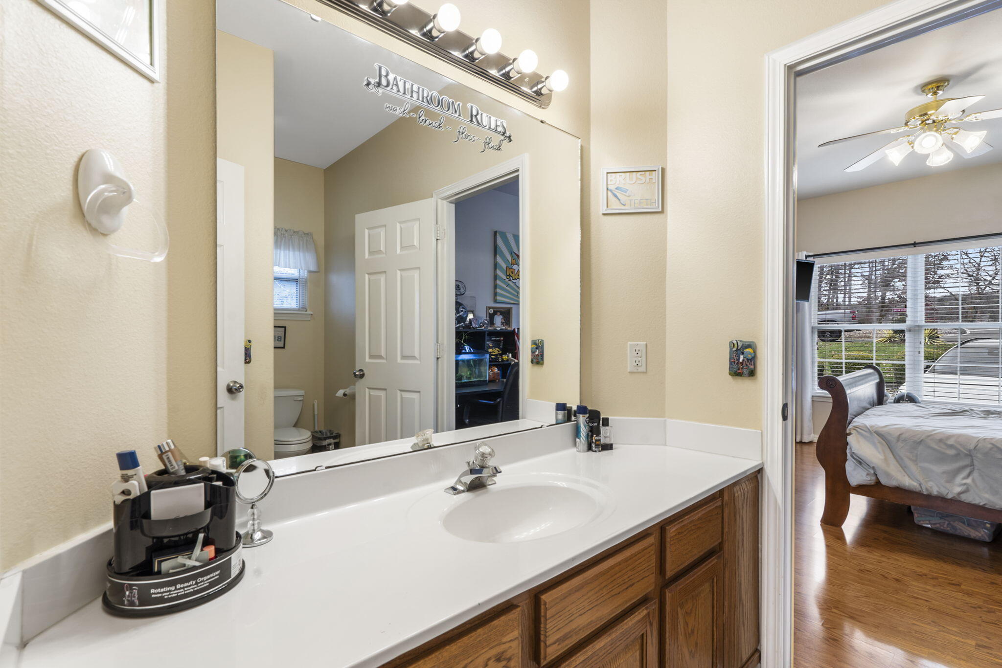 852 Silvercliff Way Property Photo 23