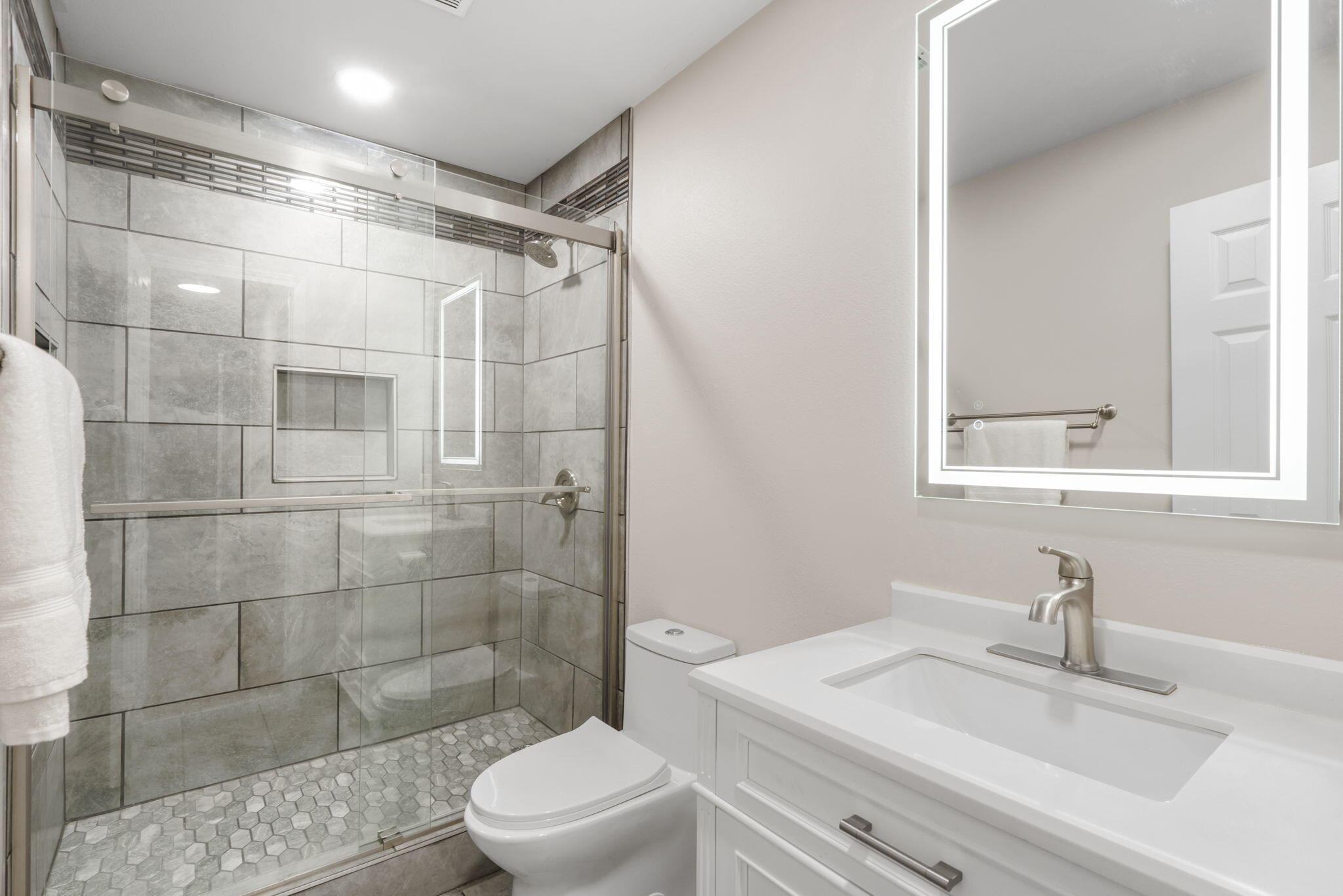 852 Silvercliff Way Property Photo 46