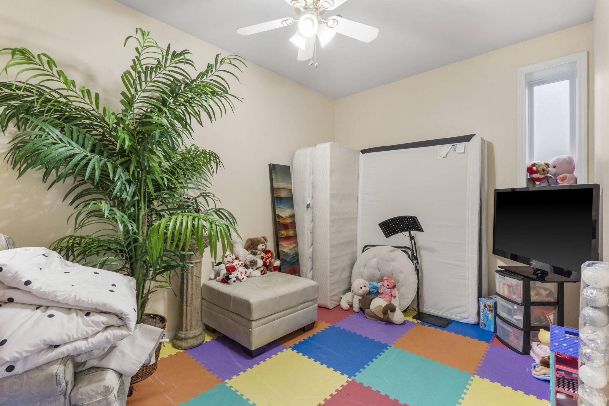 852 Silvercliff Way Property Photo 47