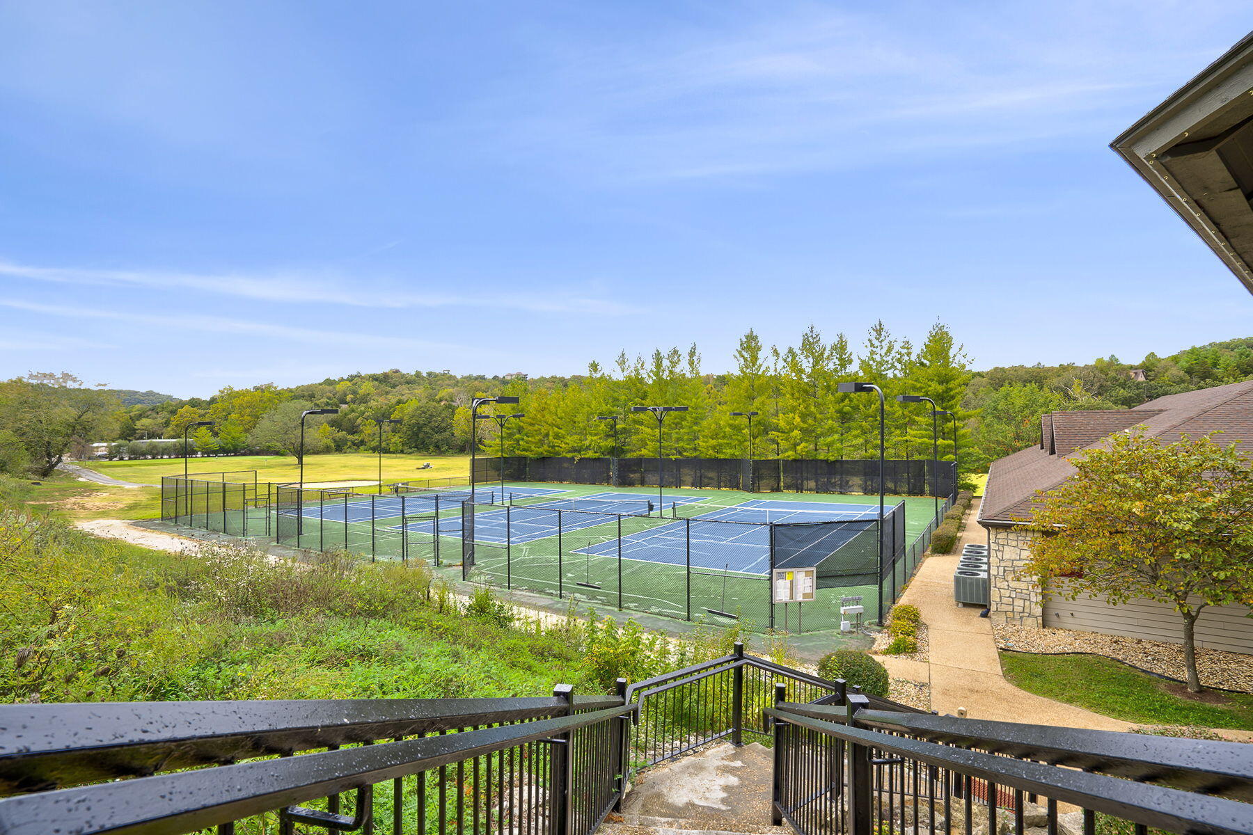 852 Silvercliff Way Property Photo 82