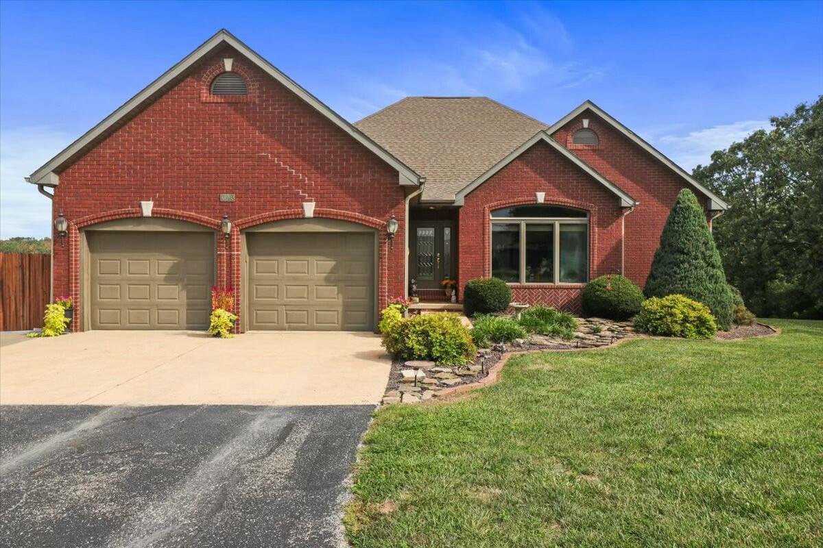 11263 Oak Hill Property Photo 2