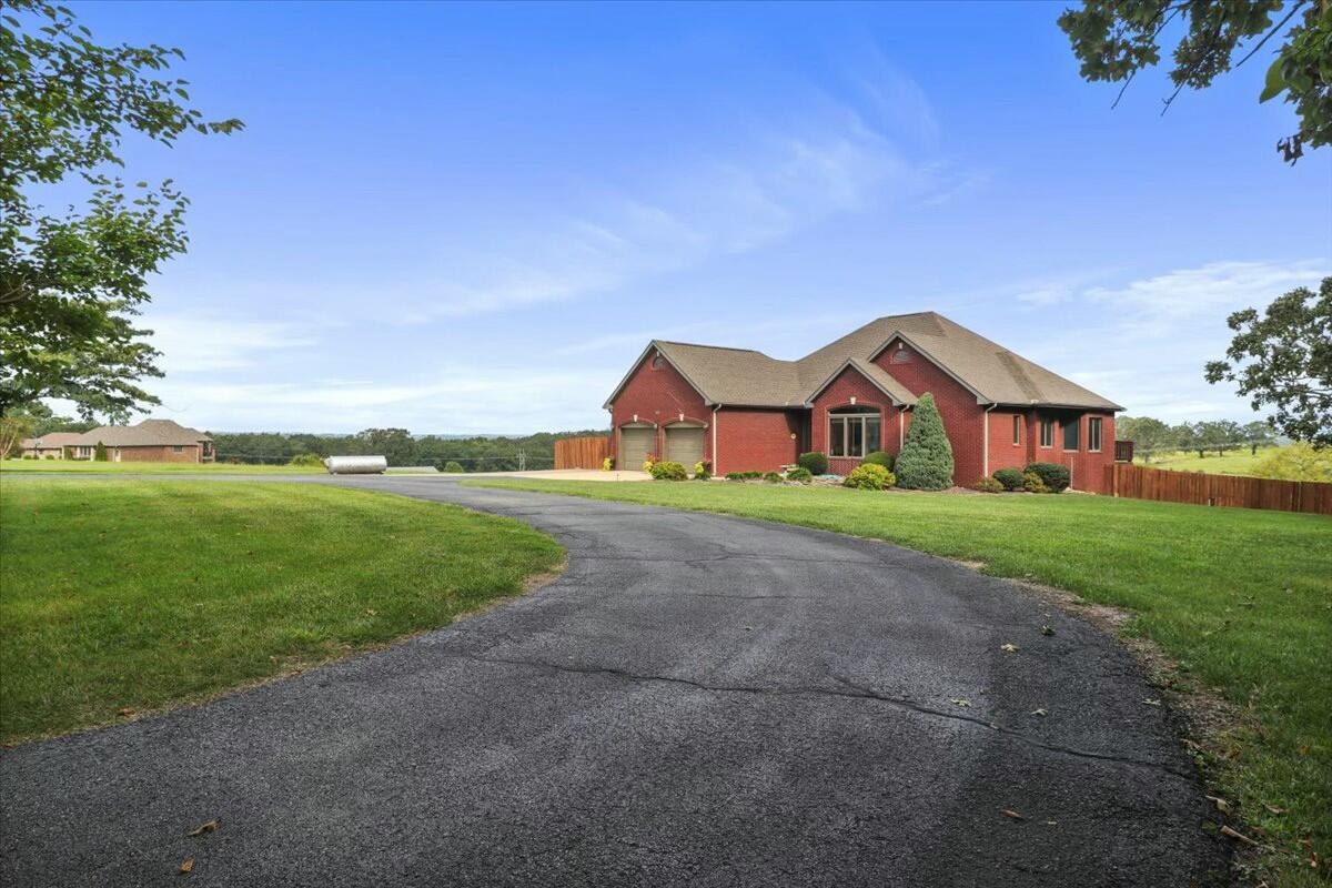 11263 Oak Hill Property Photo 4