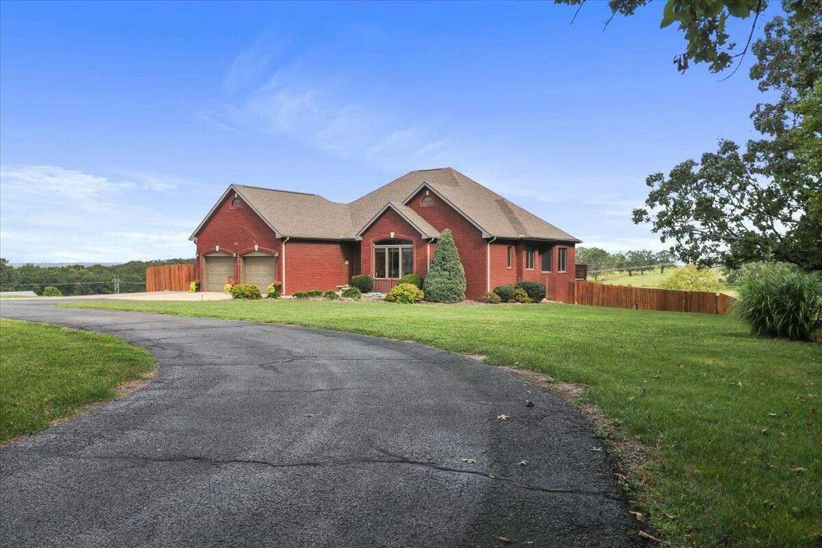 11263 Oak Hill Property Photo 5
