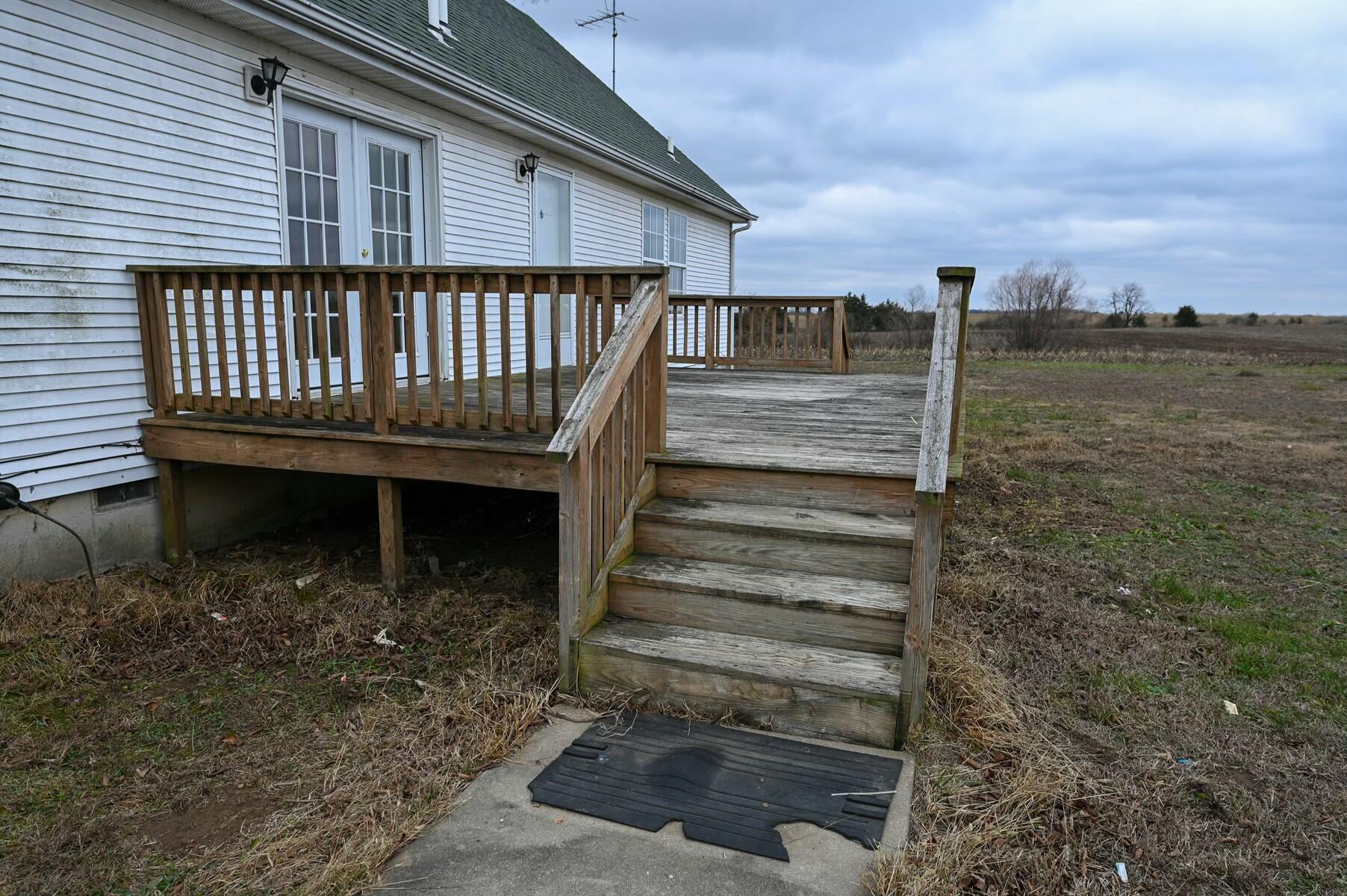 2155 East 2200 Road Property Photo 5