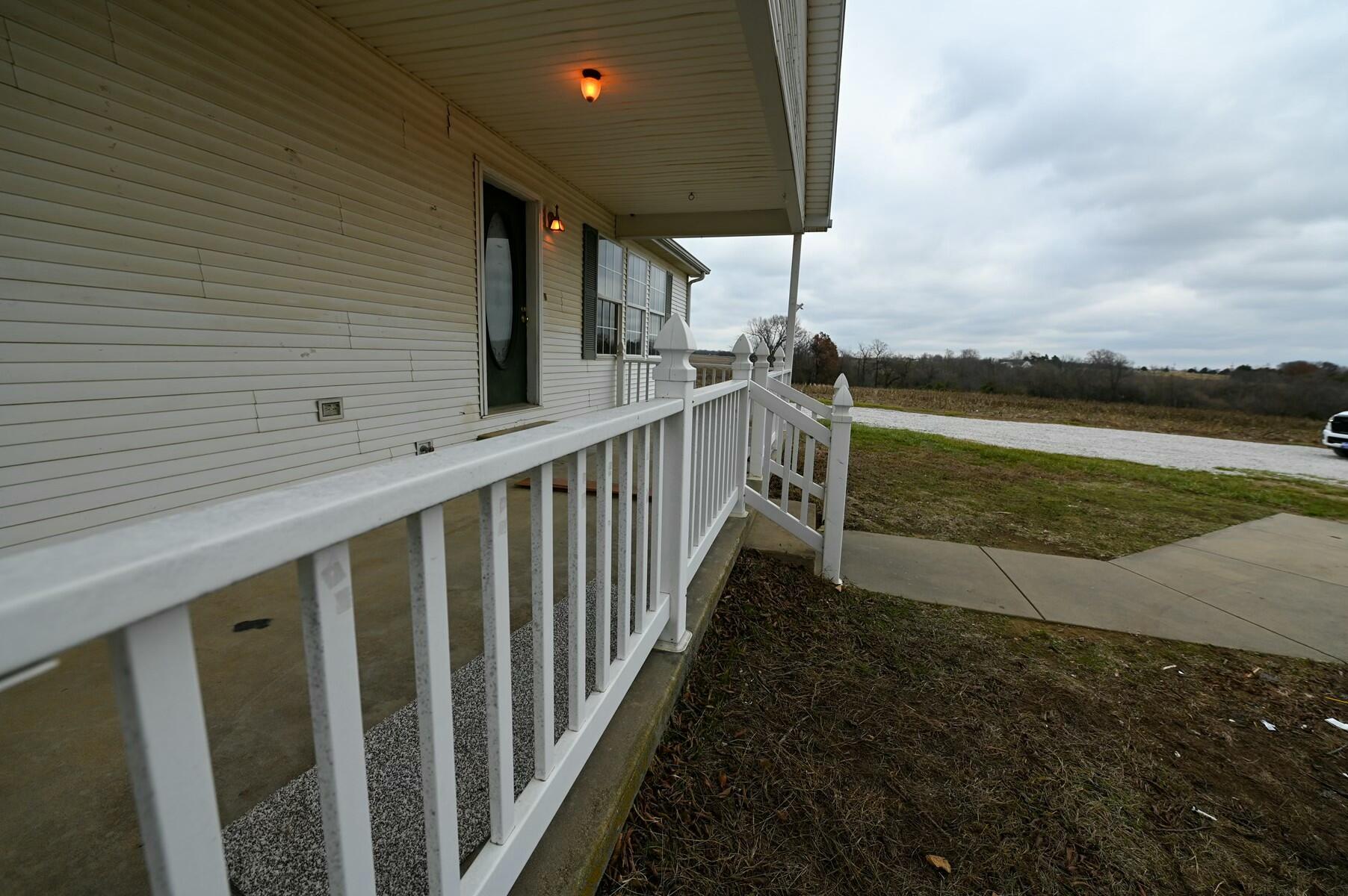 2155 East 2200 Road Property Photo 8