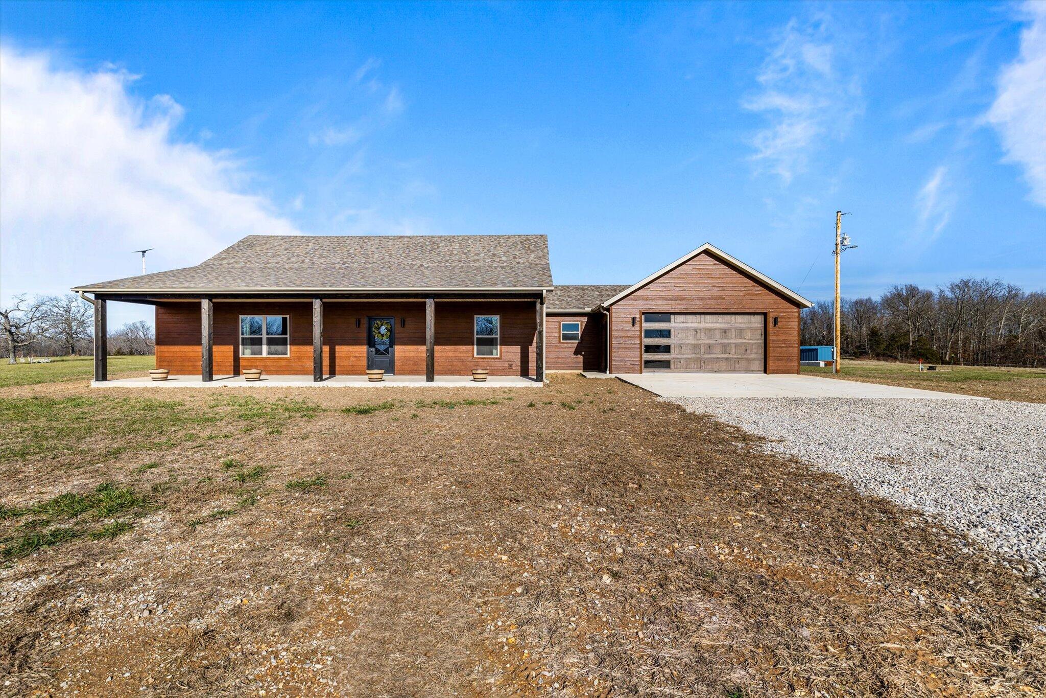 84 Buttercup Property Photo