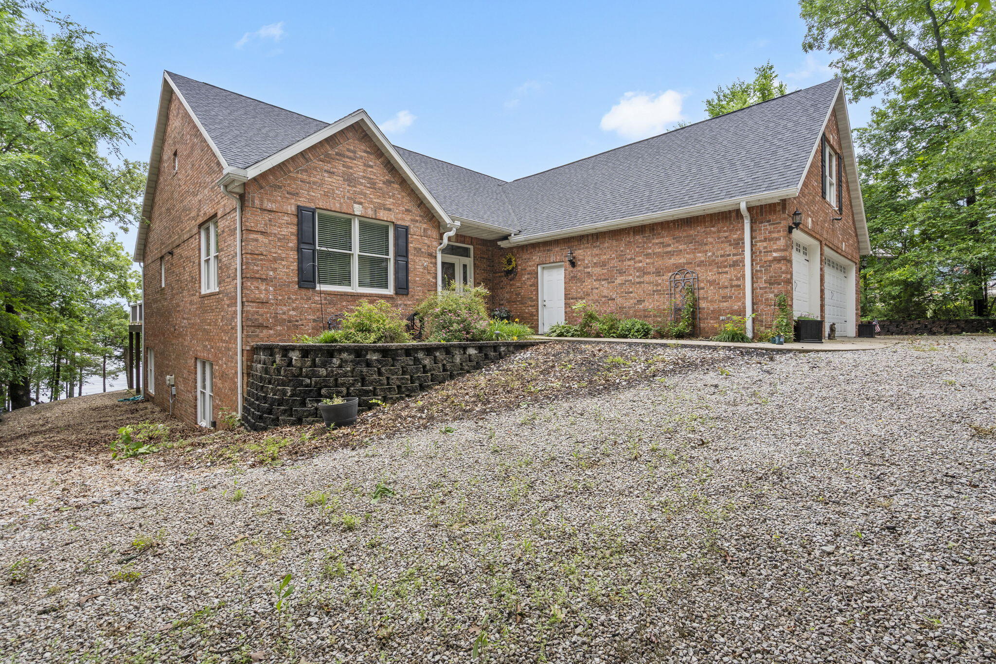317 Scenic Drive Property Photo 4