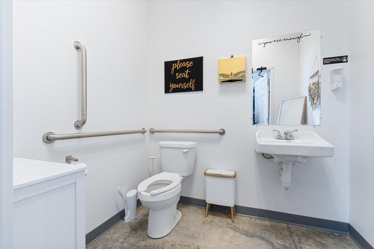 1607 West New Hope Road Property Photo 15