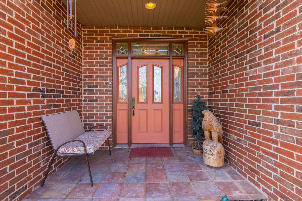 121 Grand Summit Pt Property Photo 4