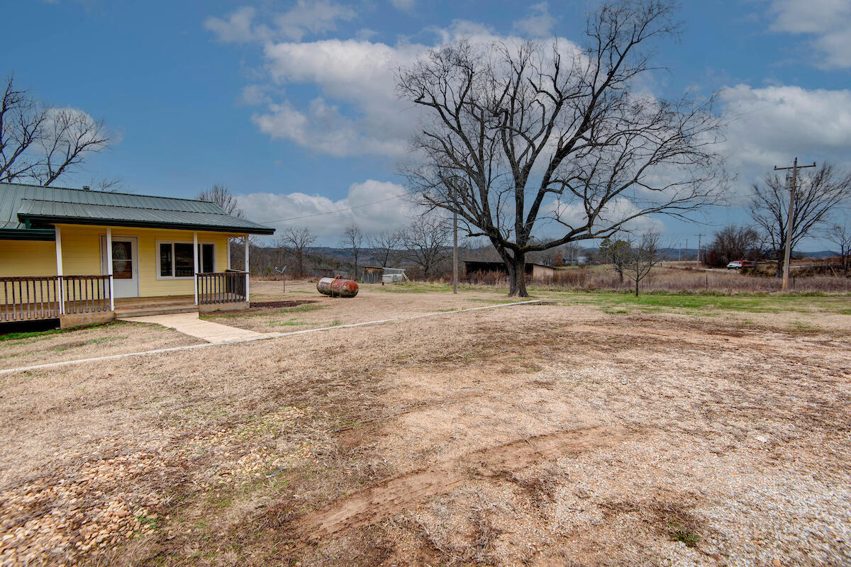 1062 Sam Day Road Property Photo 2