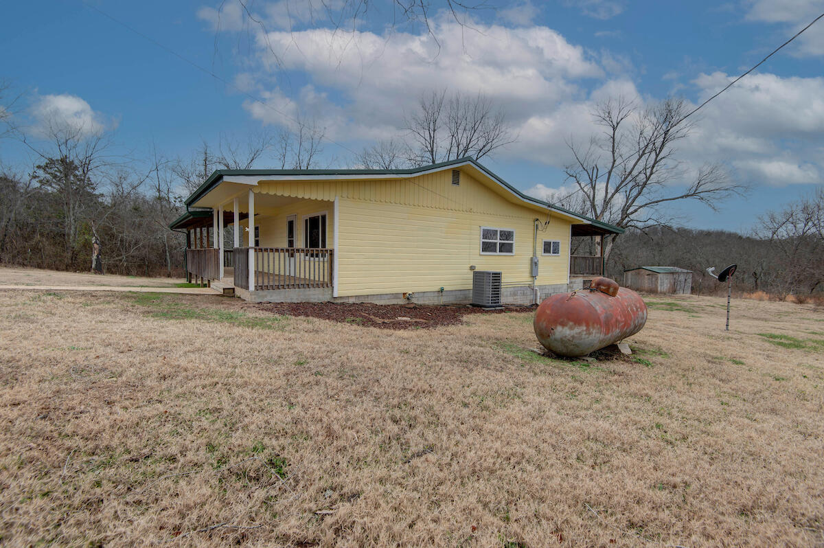 1062 Sam Day Road Property Photo 3