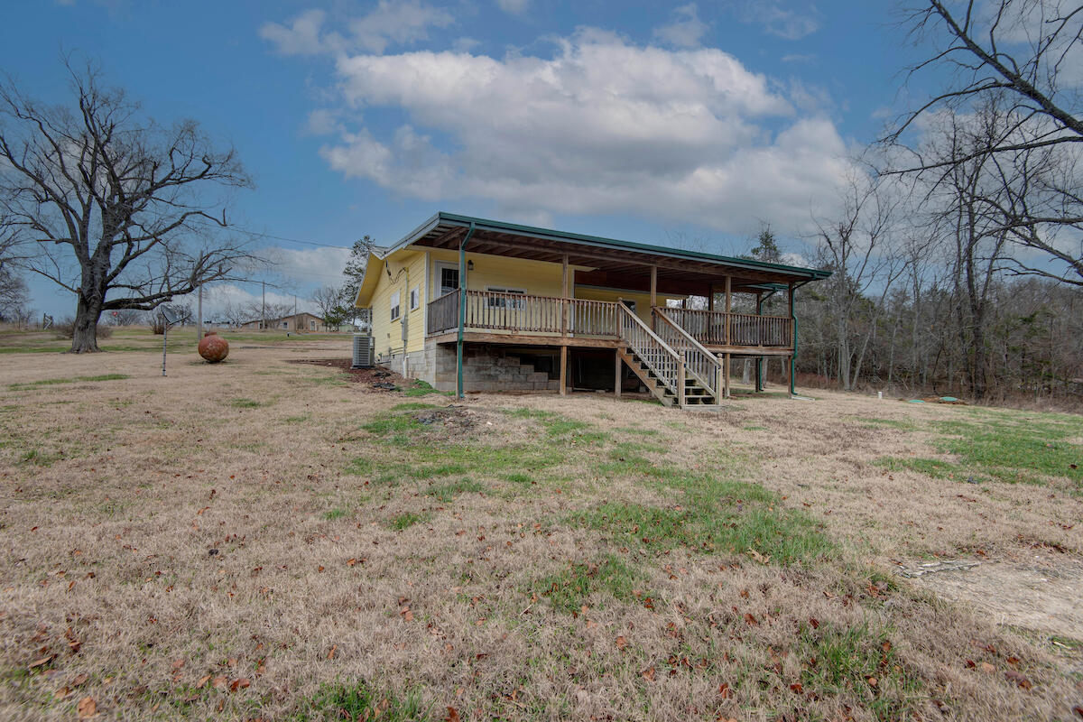1062 Sam Day Road Property Photo 4