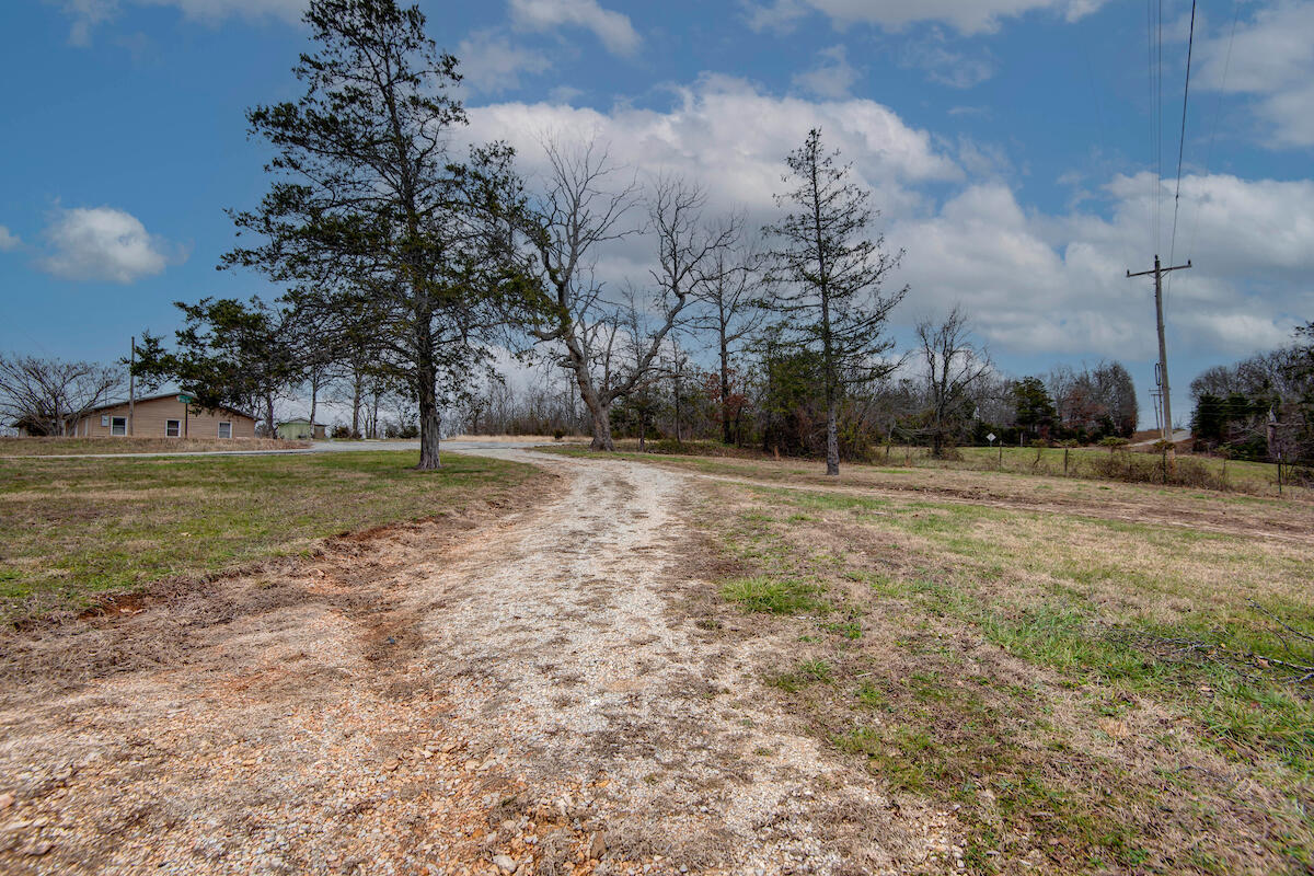 1062 Sam Day Road Property Photo 7