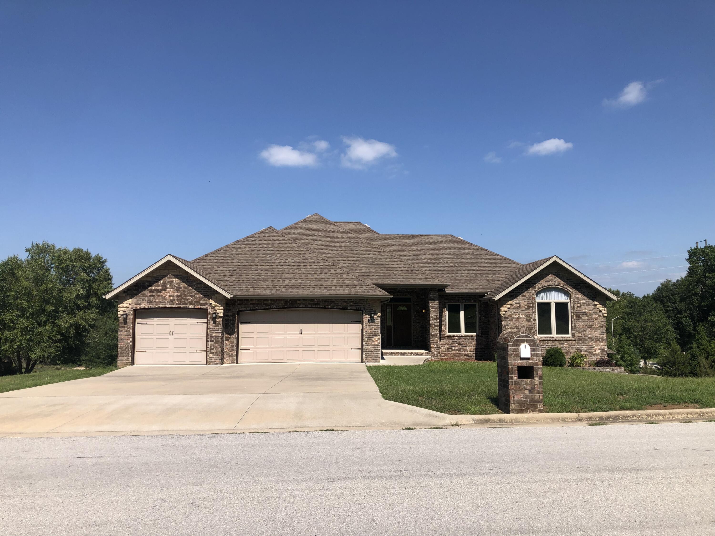 5530 South Ridge Top Avenue Property Photo 1