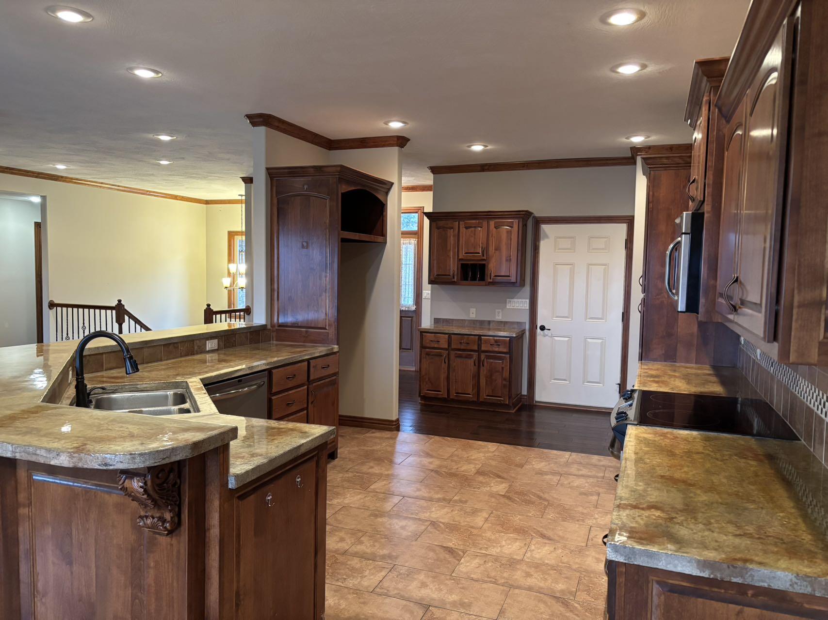 5530 South Ridge Top Avenue Property Photo 5