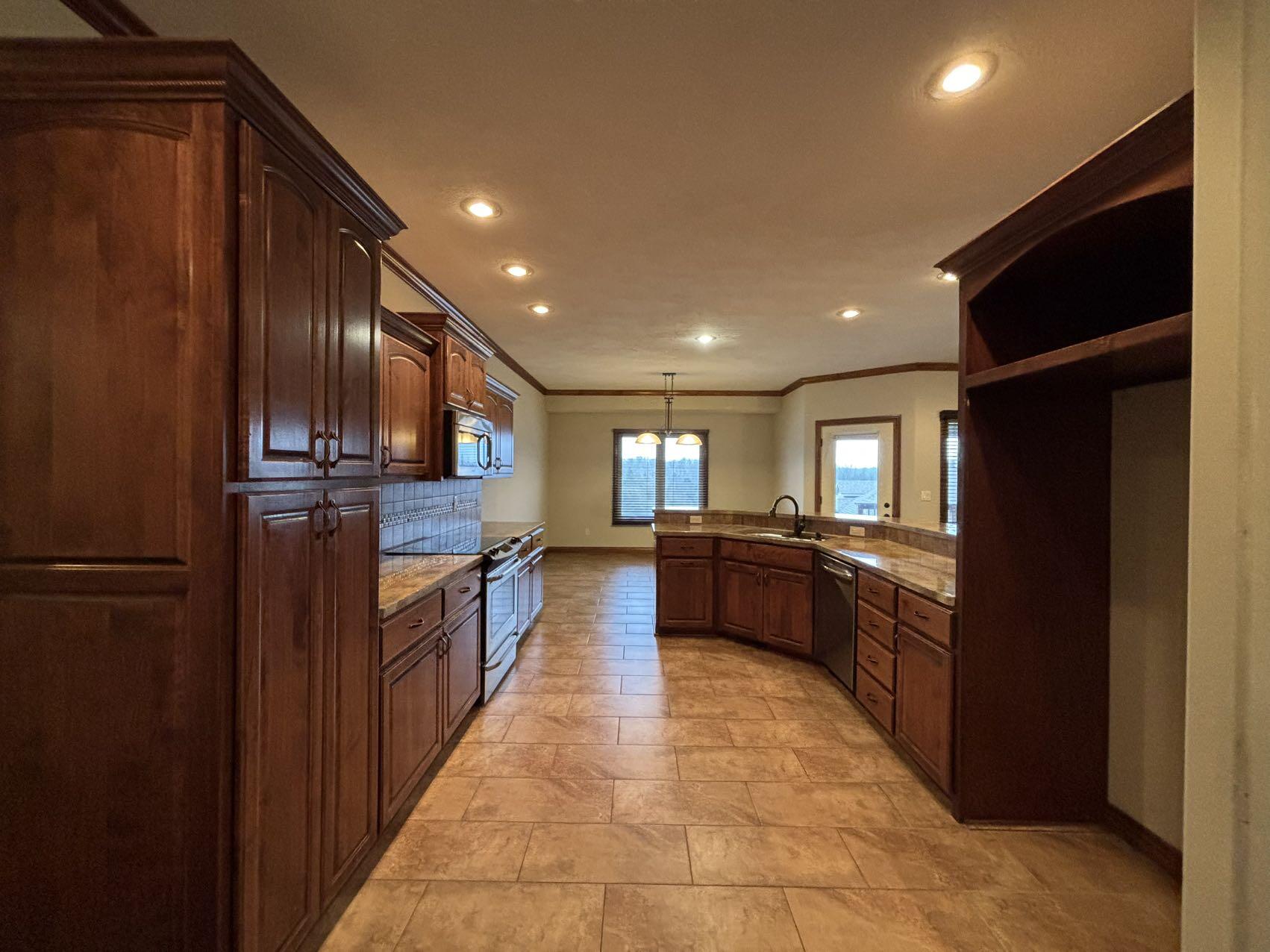 5530 South Ridge Top Avenue Property Photo 6