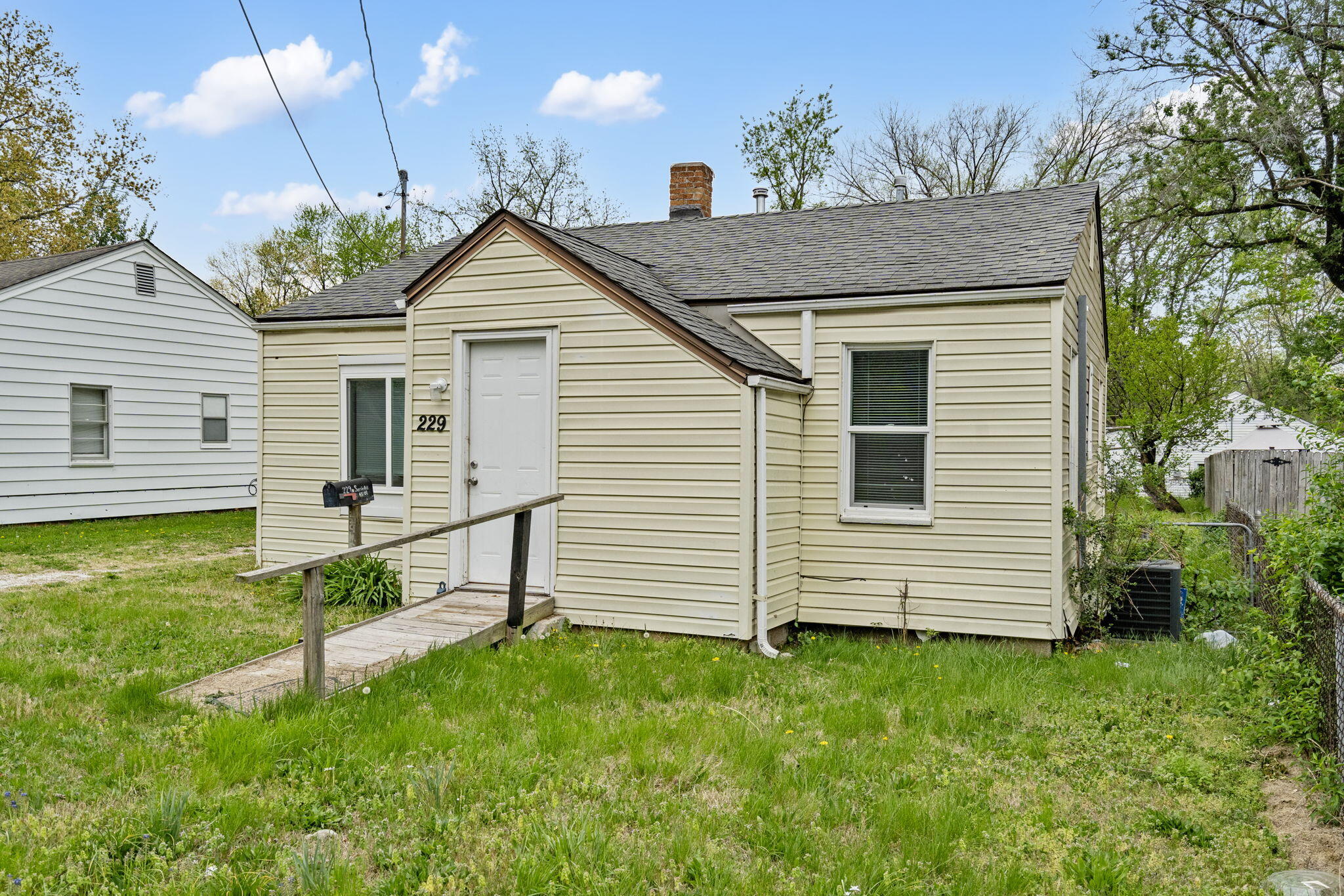 229 North Scenic Avenue Property Photo 2