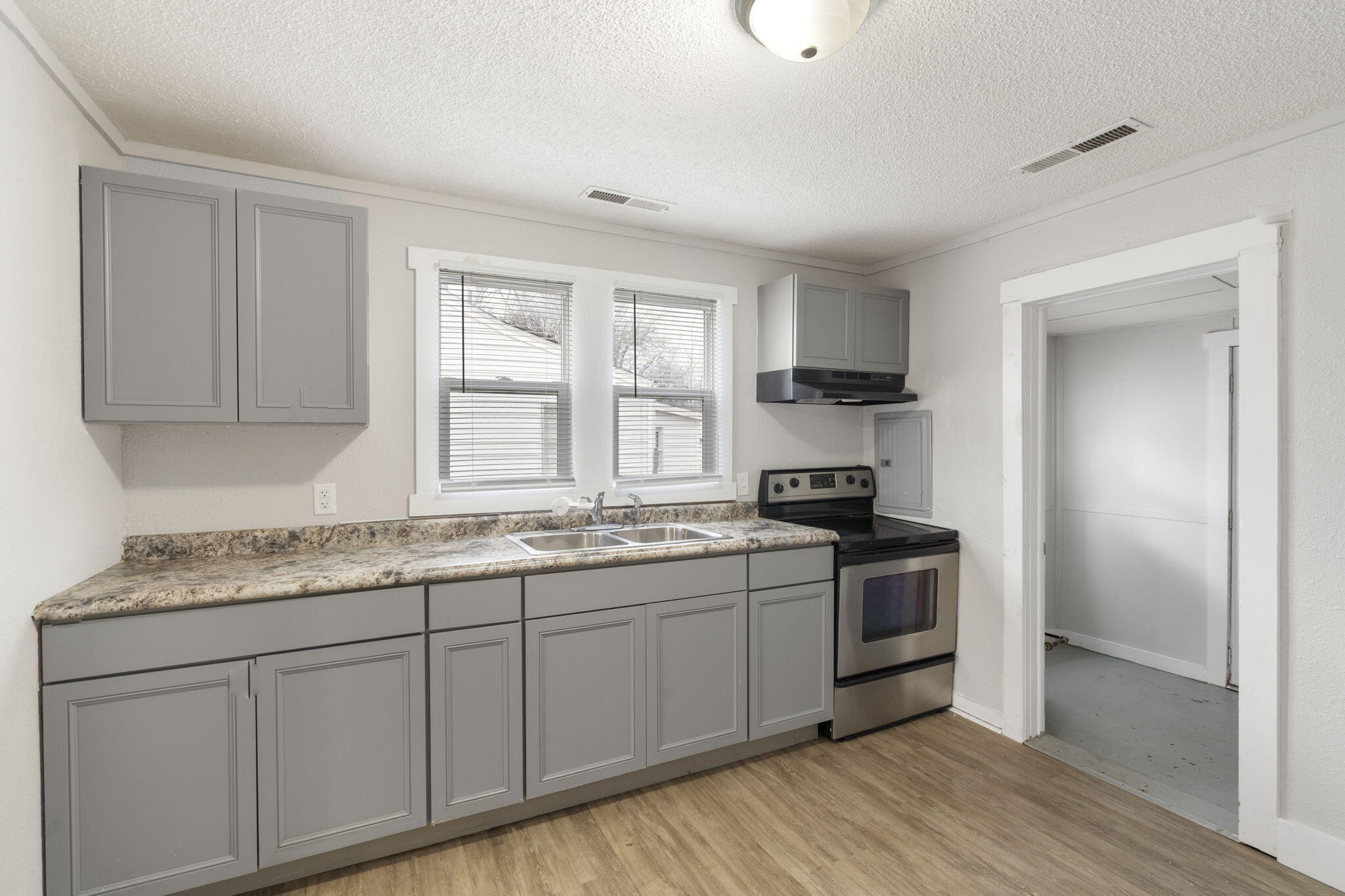 229 North Scenic Avenue Property Photo 8