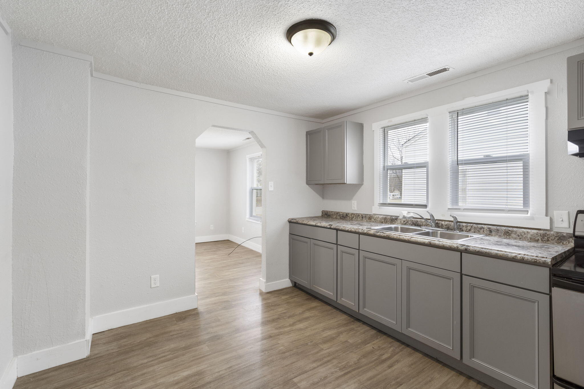 229 North Scenic Avenue Property Photo 10