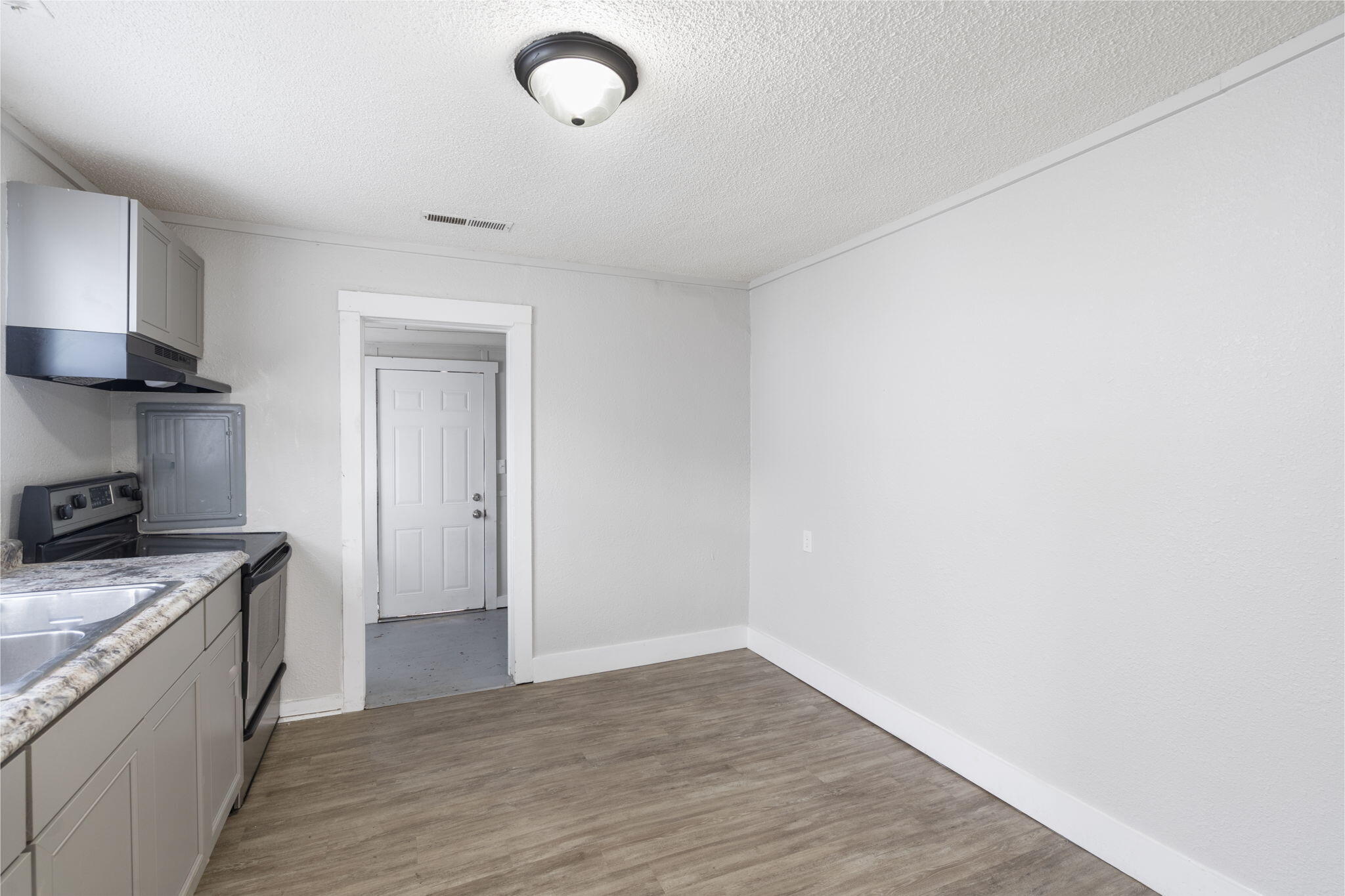 229 North Scenic Avenue Property Photo 12