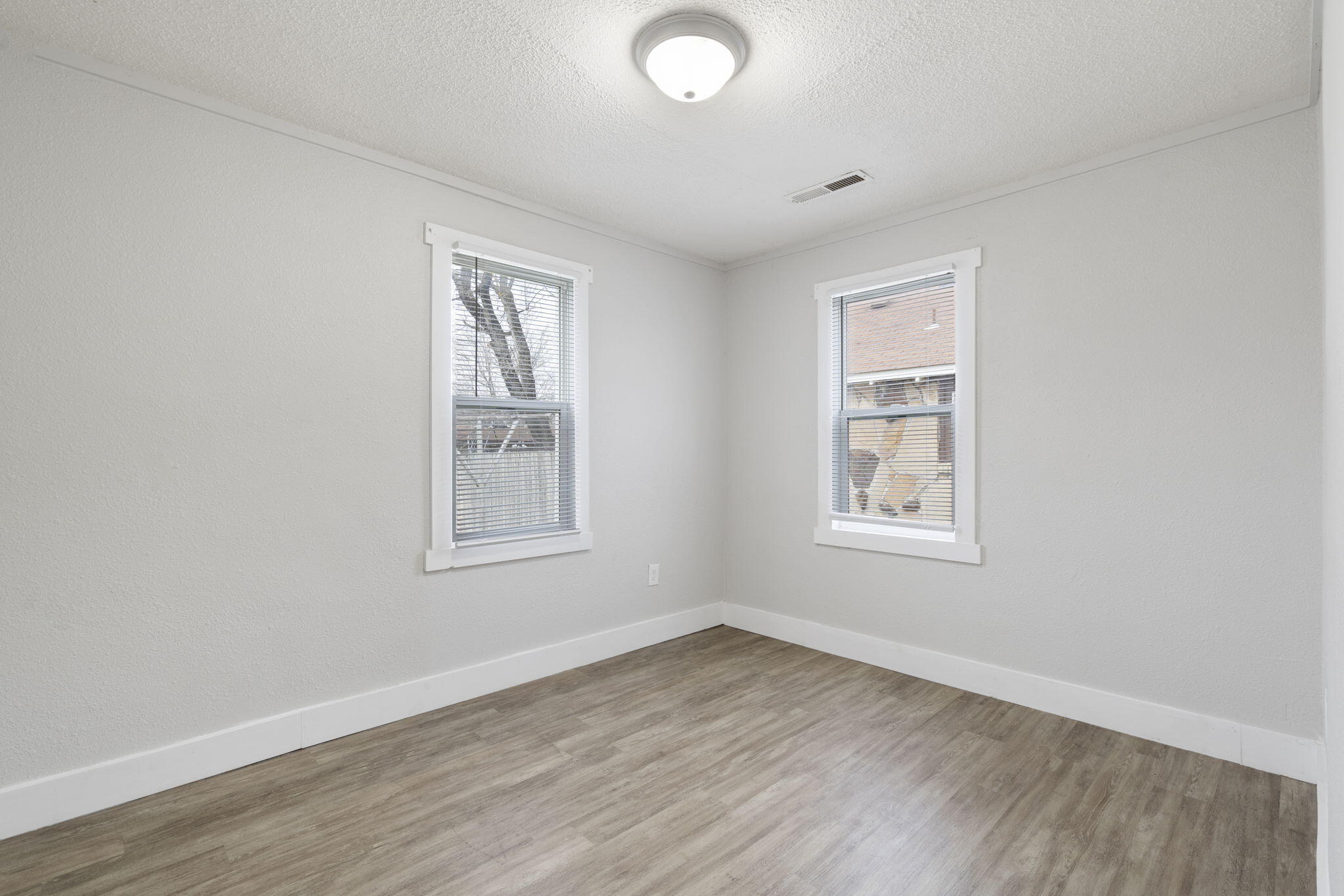 229 North Scenic Avenue Property Photo 18
