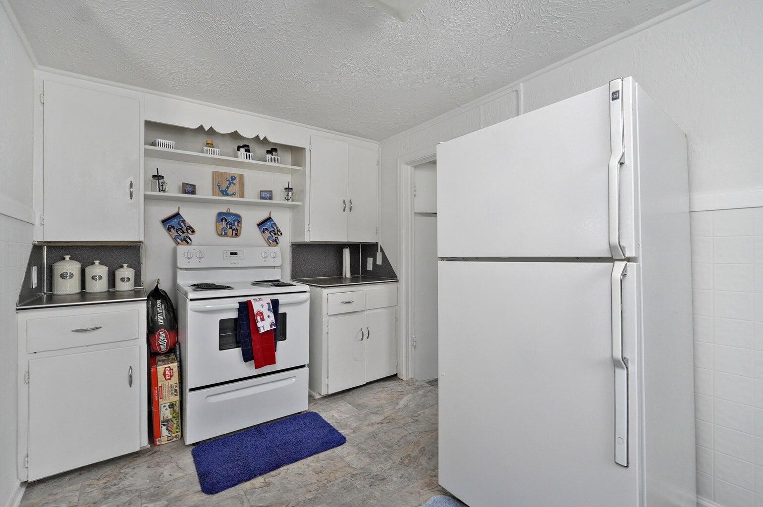 1347 East Thoman Street Property Photo 5