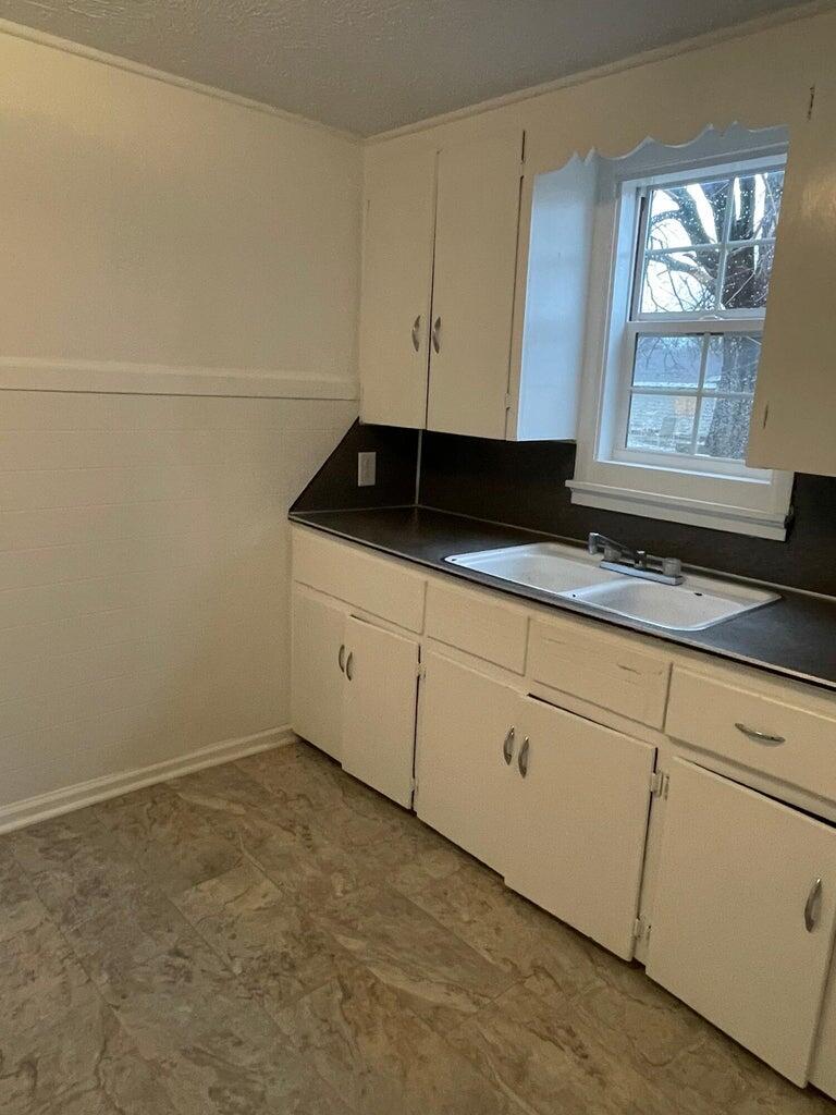 1347 East Thoman Street Property Photo 6