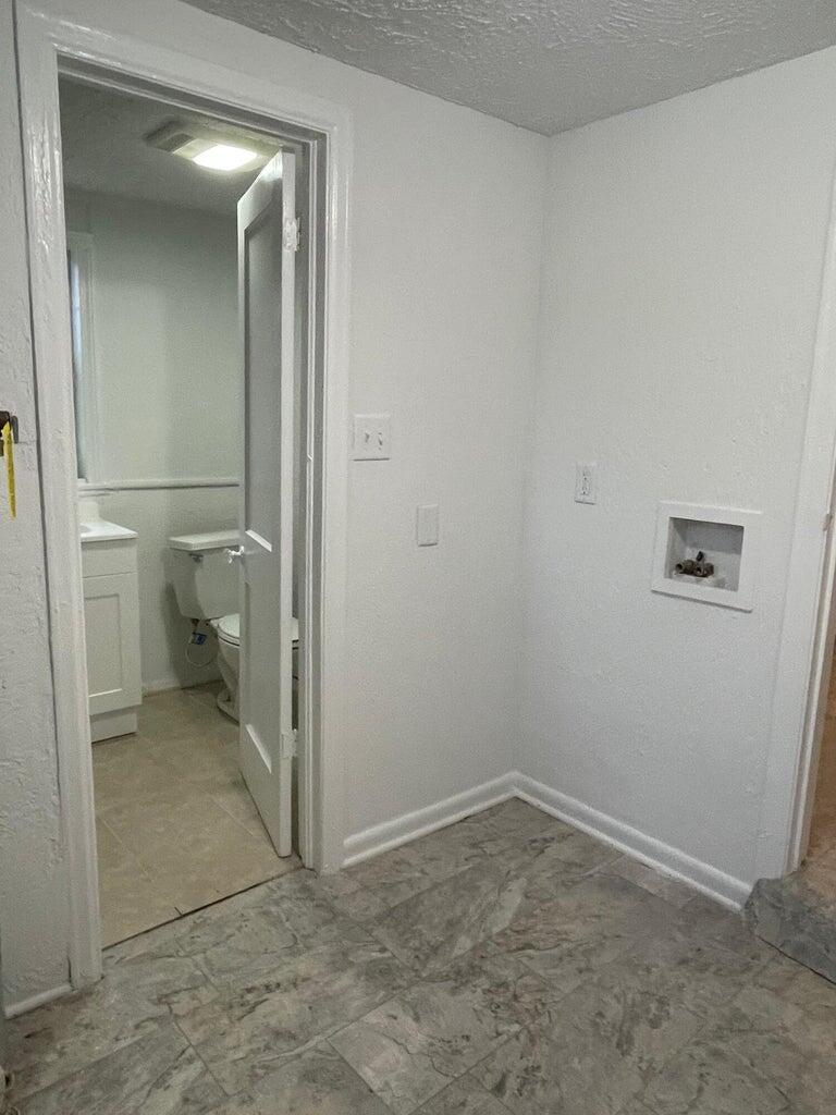1347 East Thoman Street Property Photo 9