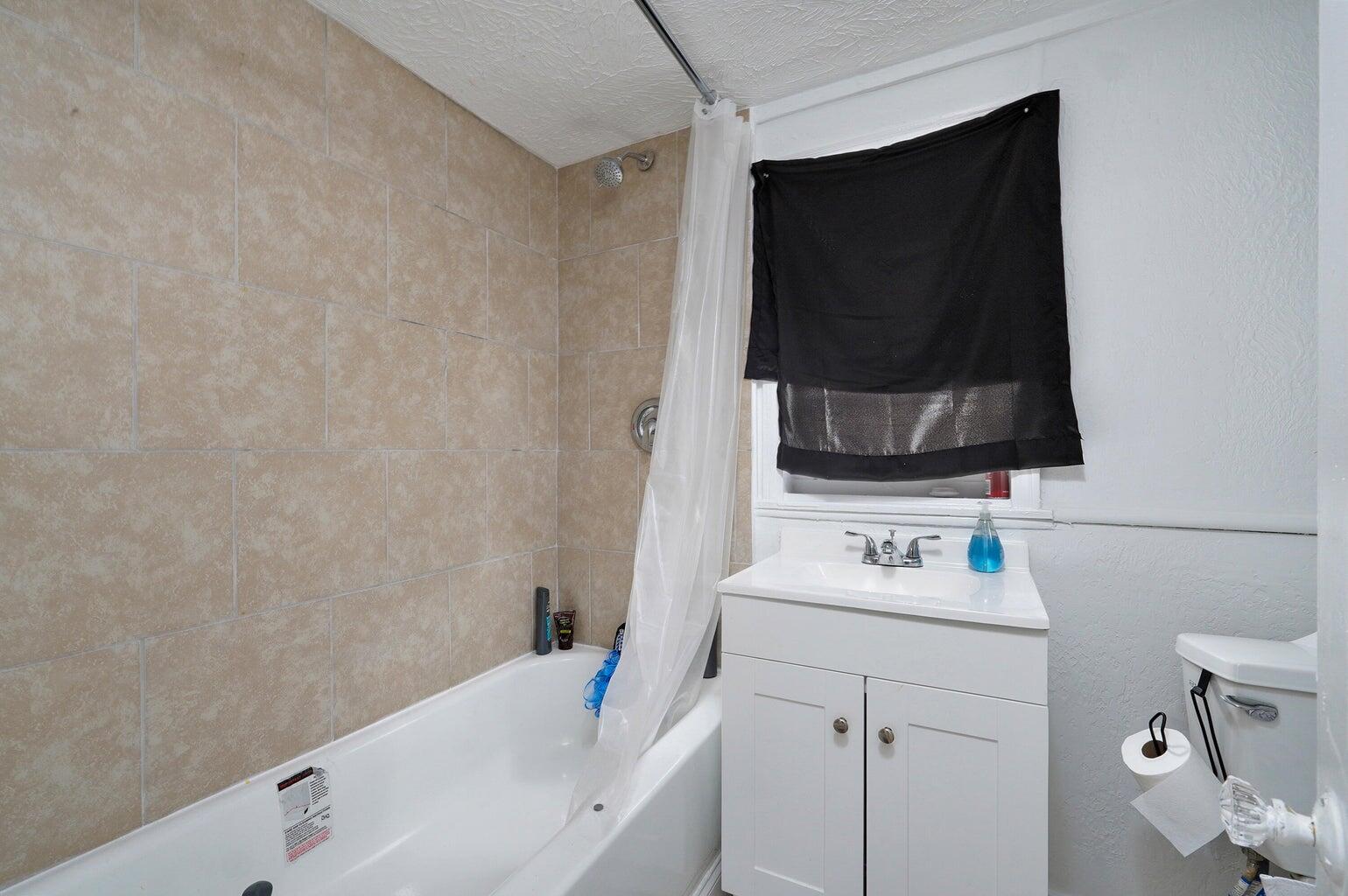 1347 East Thoman Street Property Photo 10