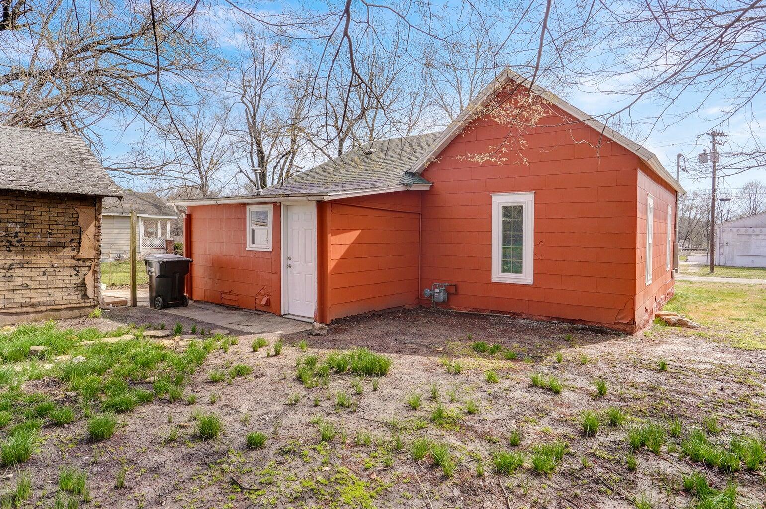 1347 East Thoman Street Property Photo 14