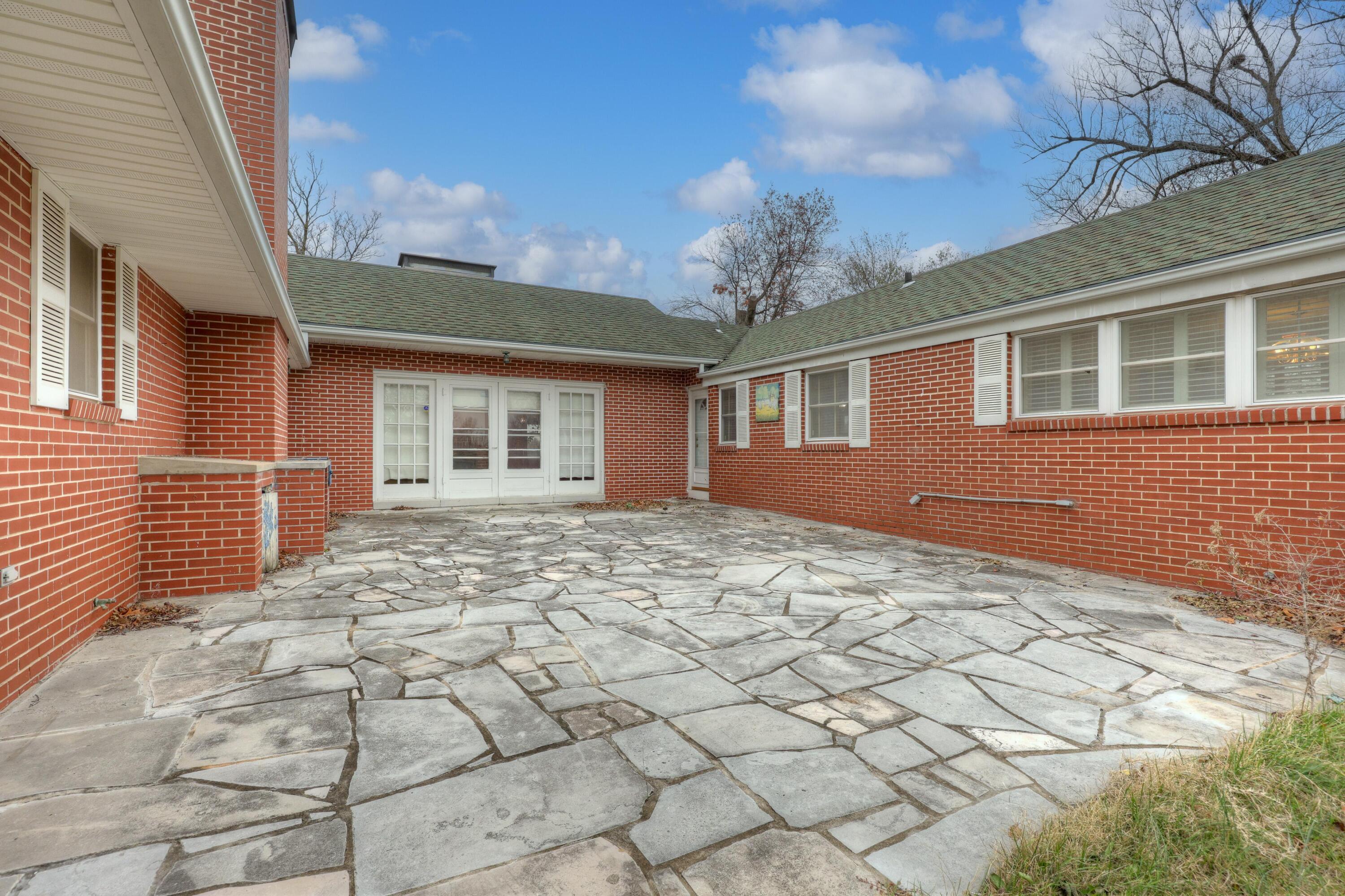 25399 Demott Drive Property Photo 6