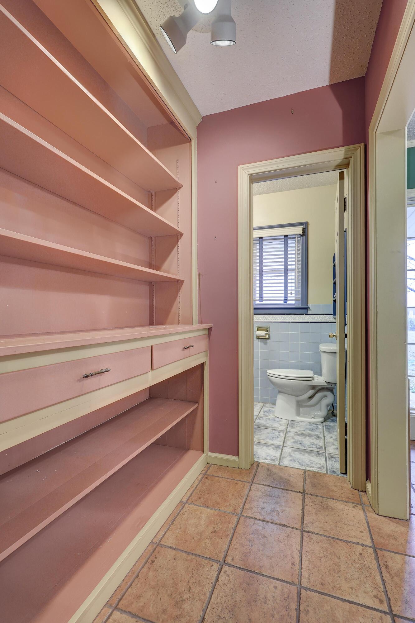 25399 Demott Drive Property Photo 9