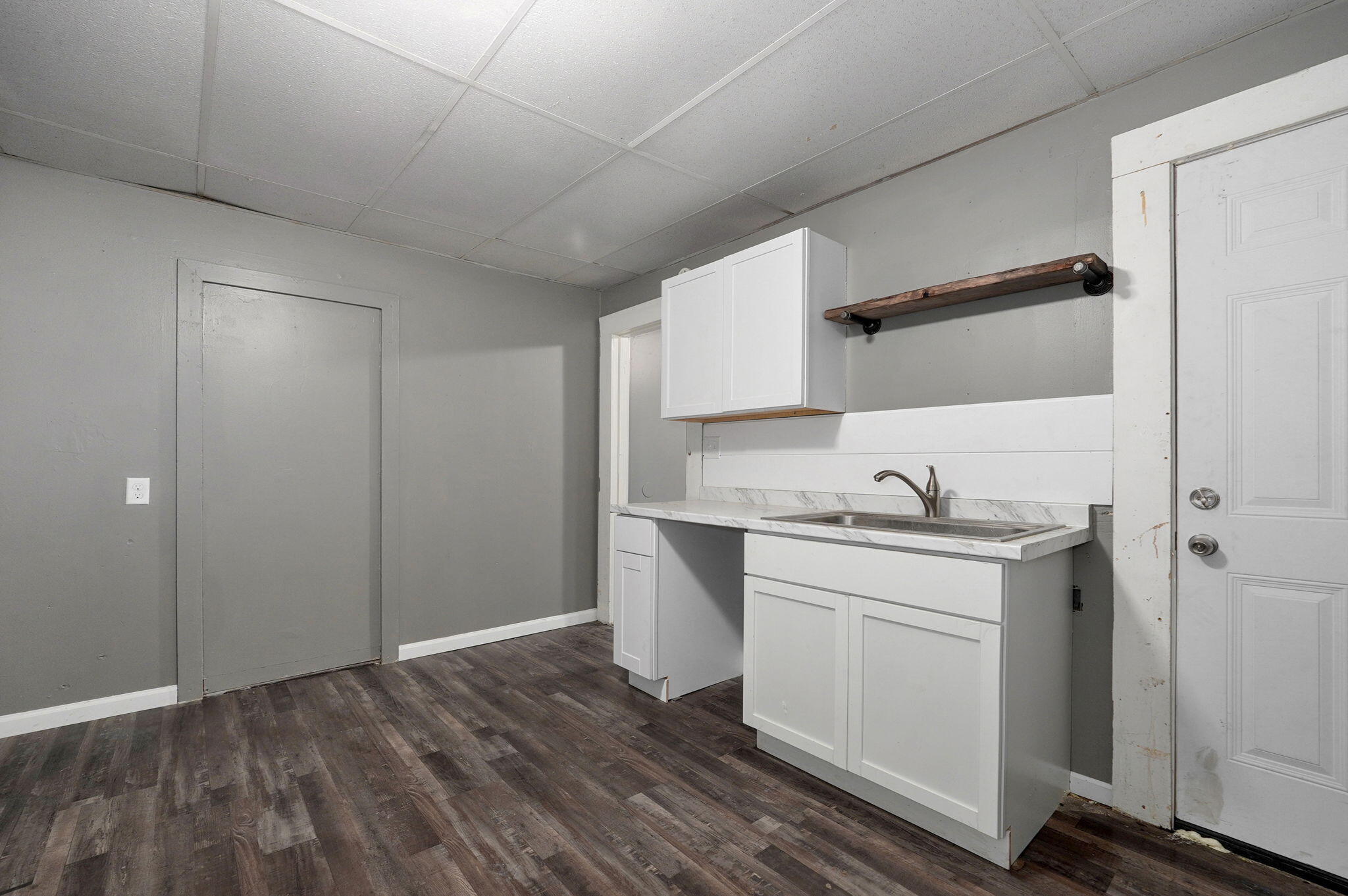1511 West Florida Street Property Photo 9