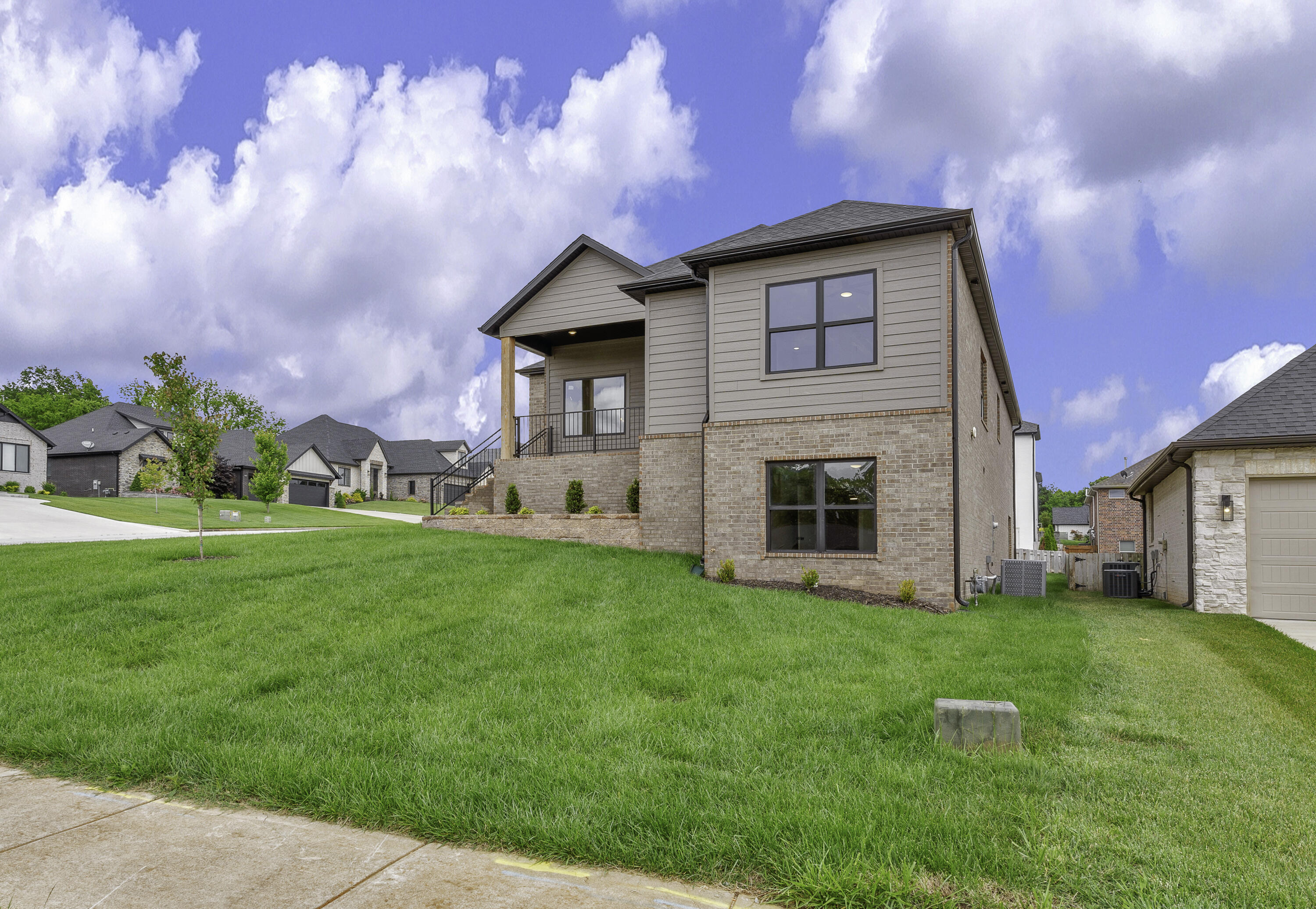 702 South Thornridge Drive Property Photo 6