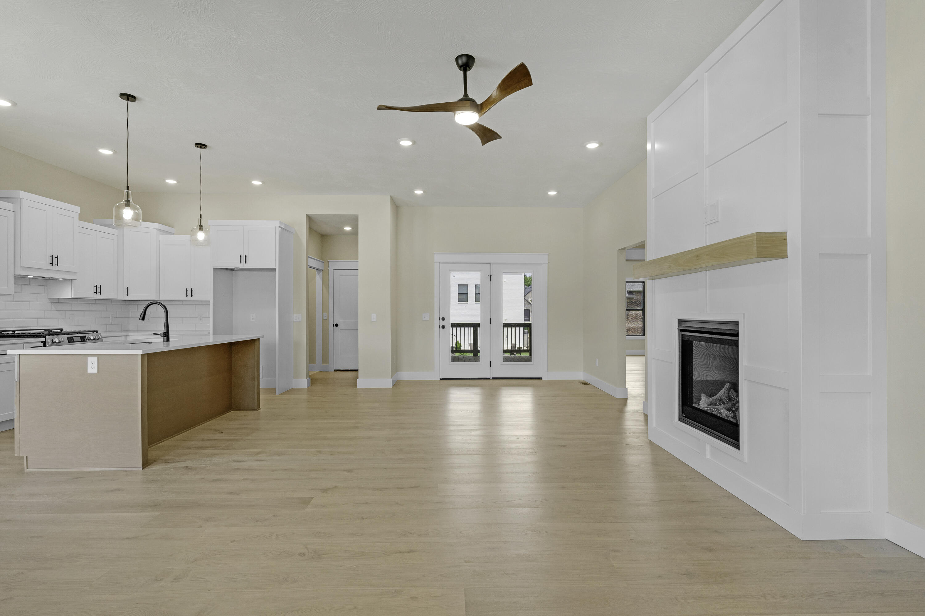 702 South Thornridge Drive Property Photo 11