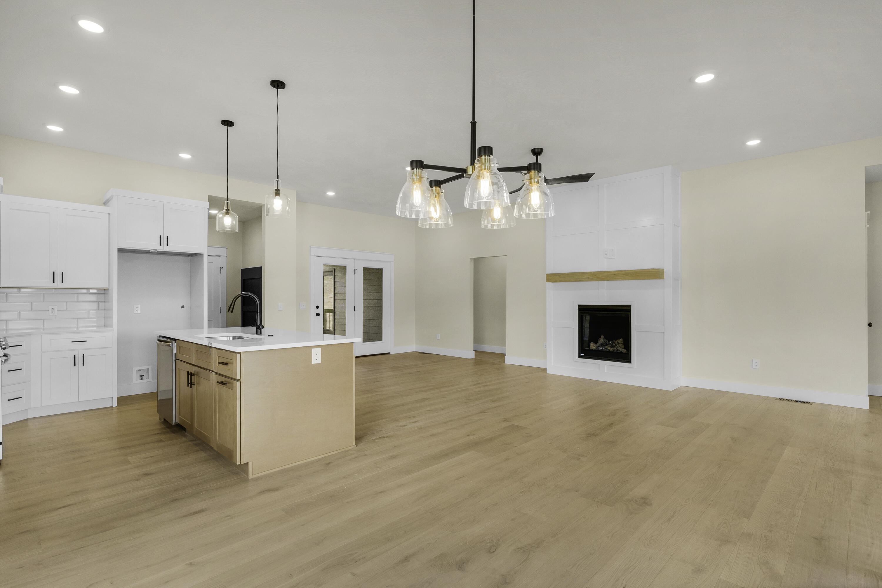 702 South Thornridge Drive Property Photo 13