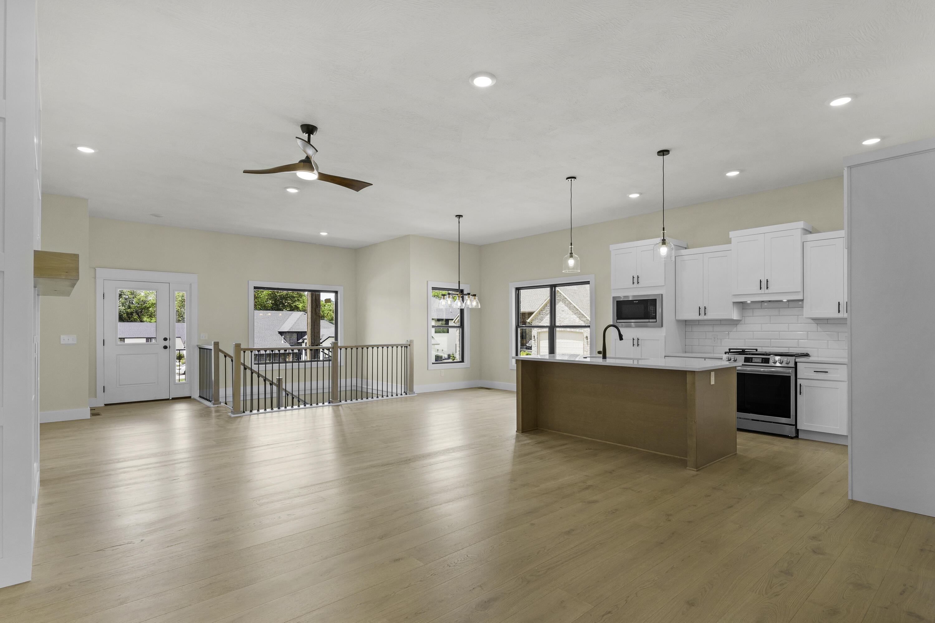 702 South Thornridge Drive Property Photo 14