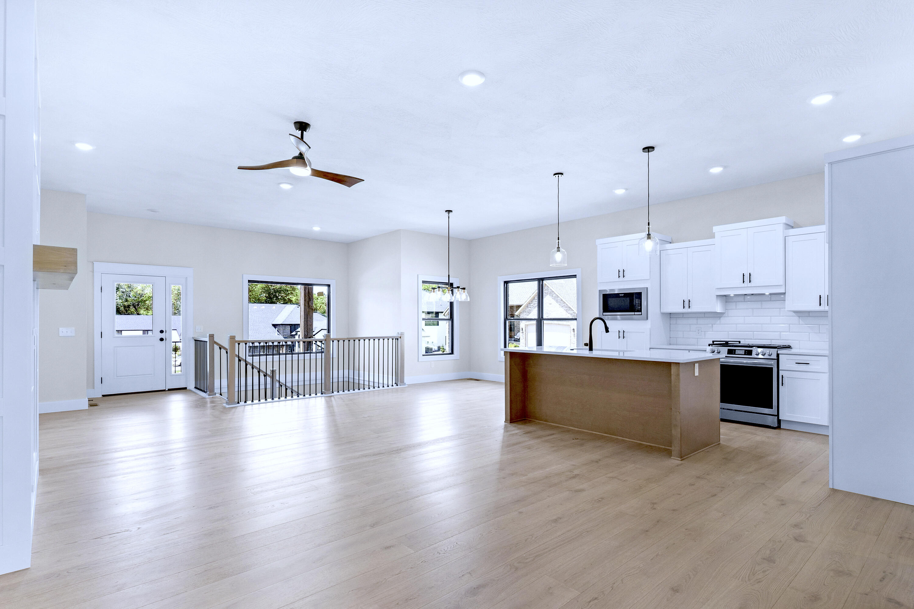 702 South Thornridge Drive Property Photo 16