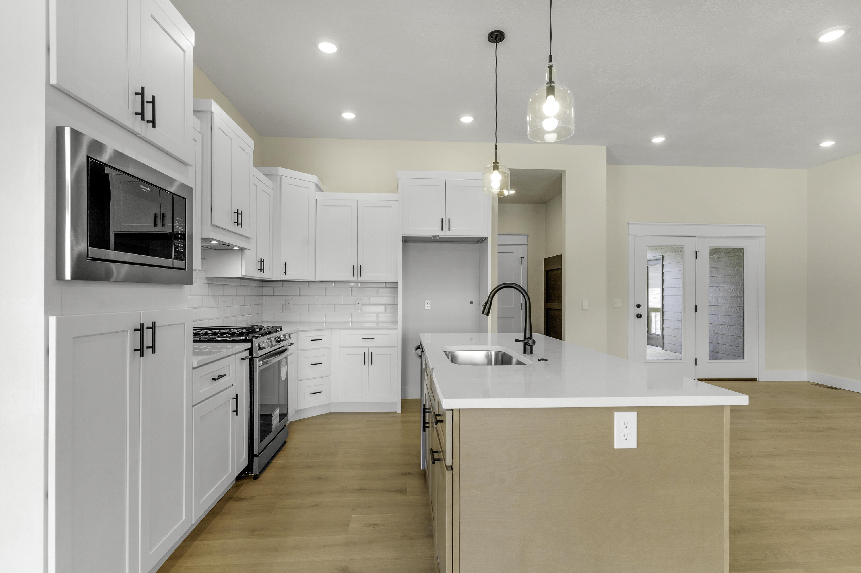 702 South Thornridge Drive Property Photo 18