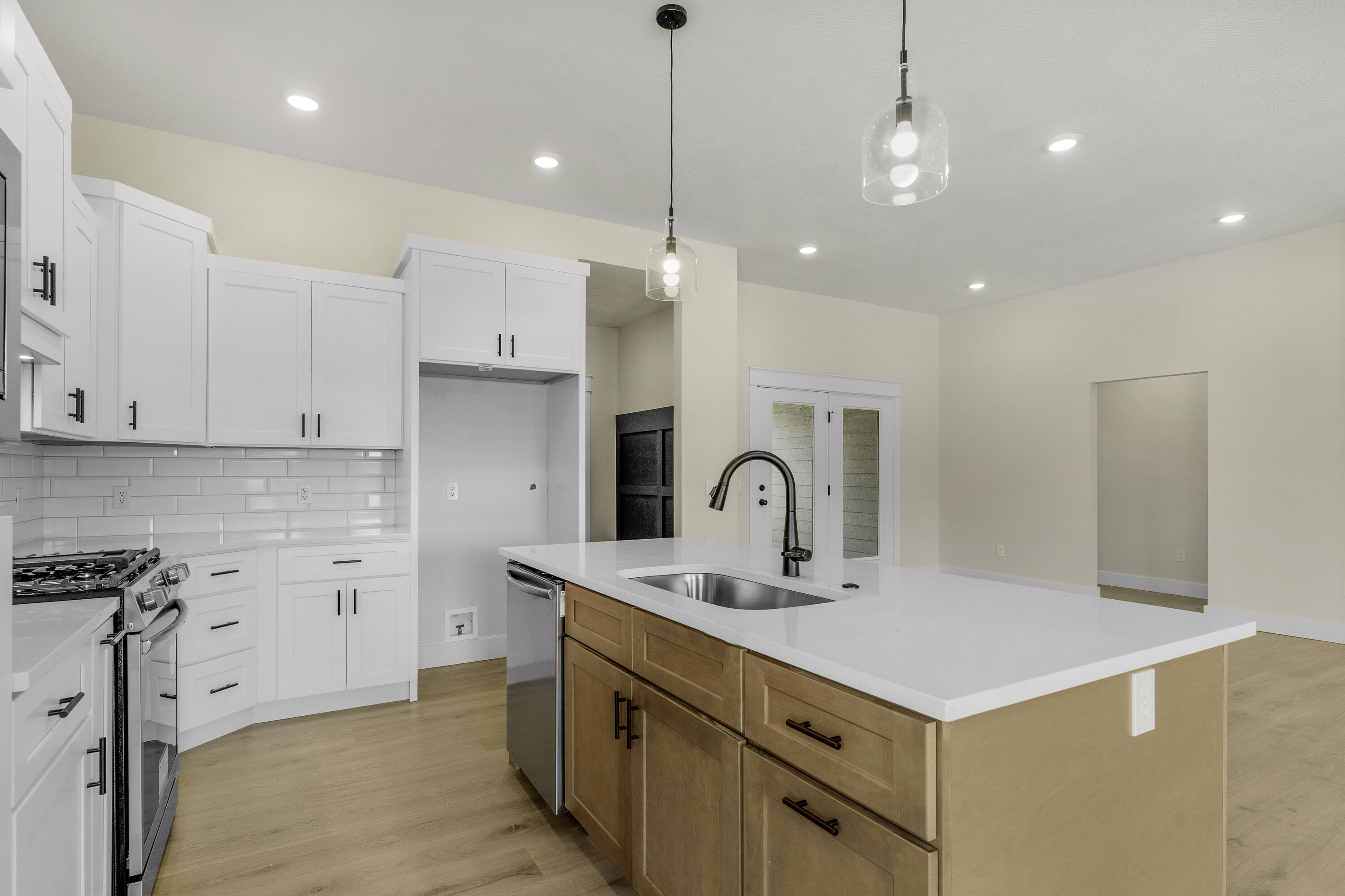 702 South Thornridge Drive Property Photo 19
