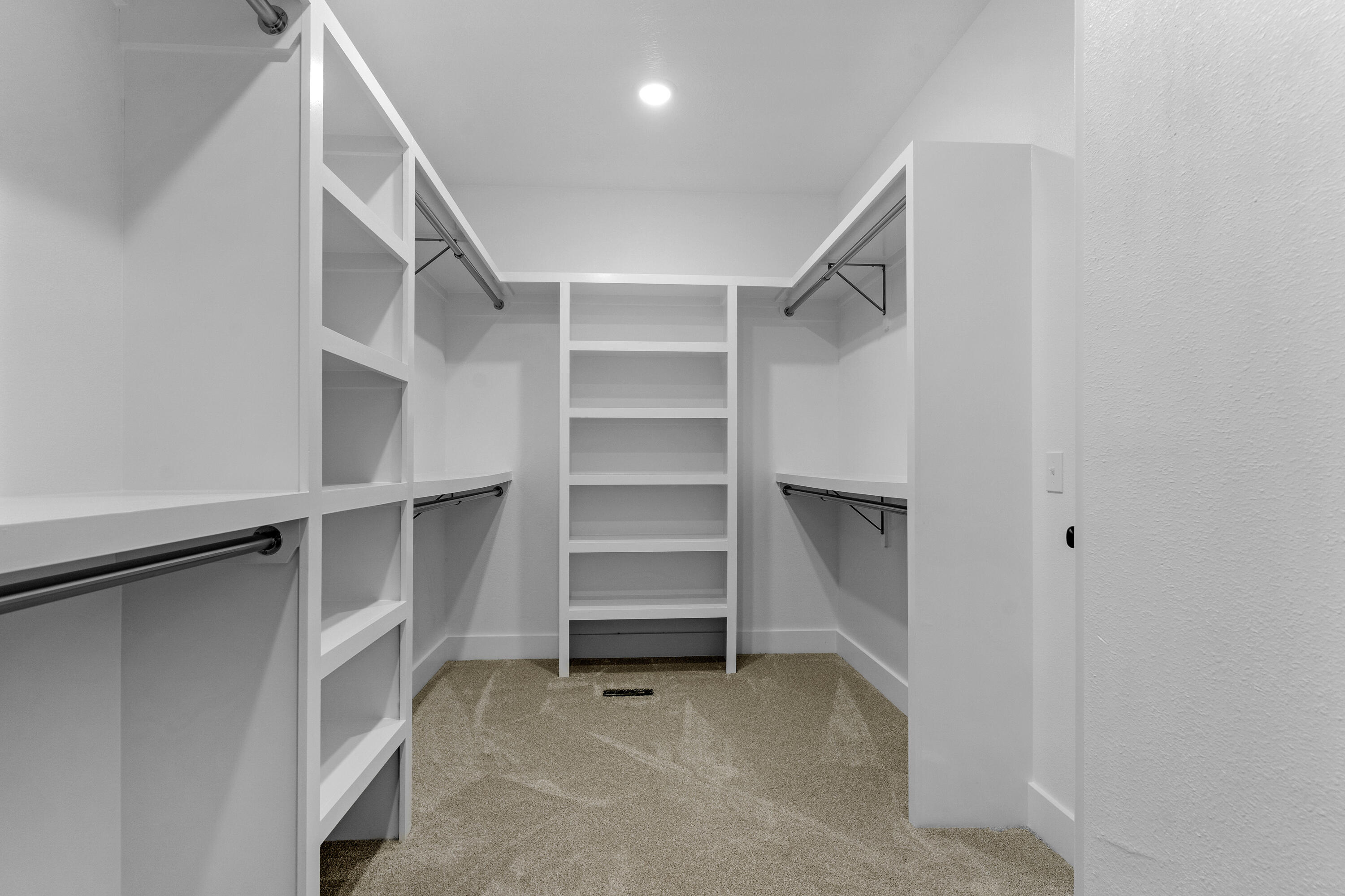 702 South Thornridge Drive Property Photo 34