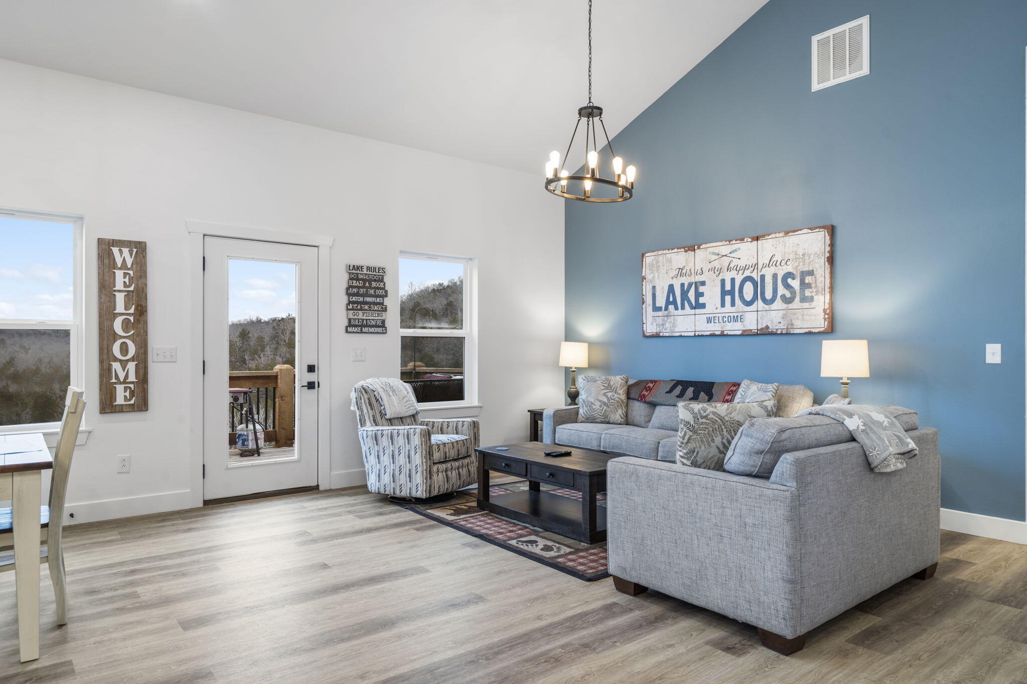 278 Majestic Circle Property Photo 4