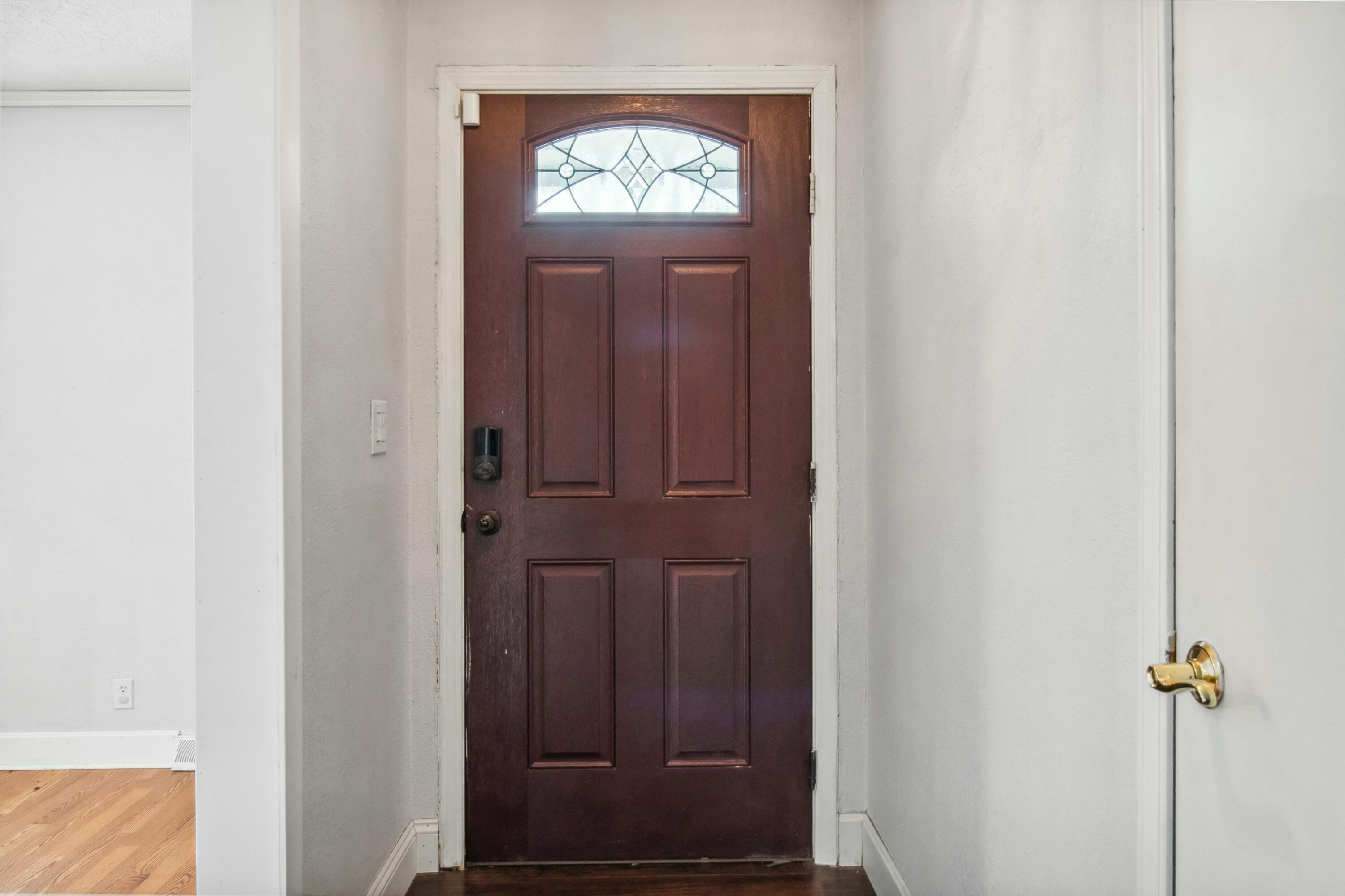 2107 South Oak Grove Avenue Property Photo 5