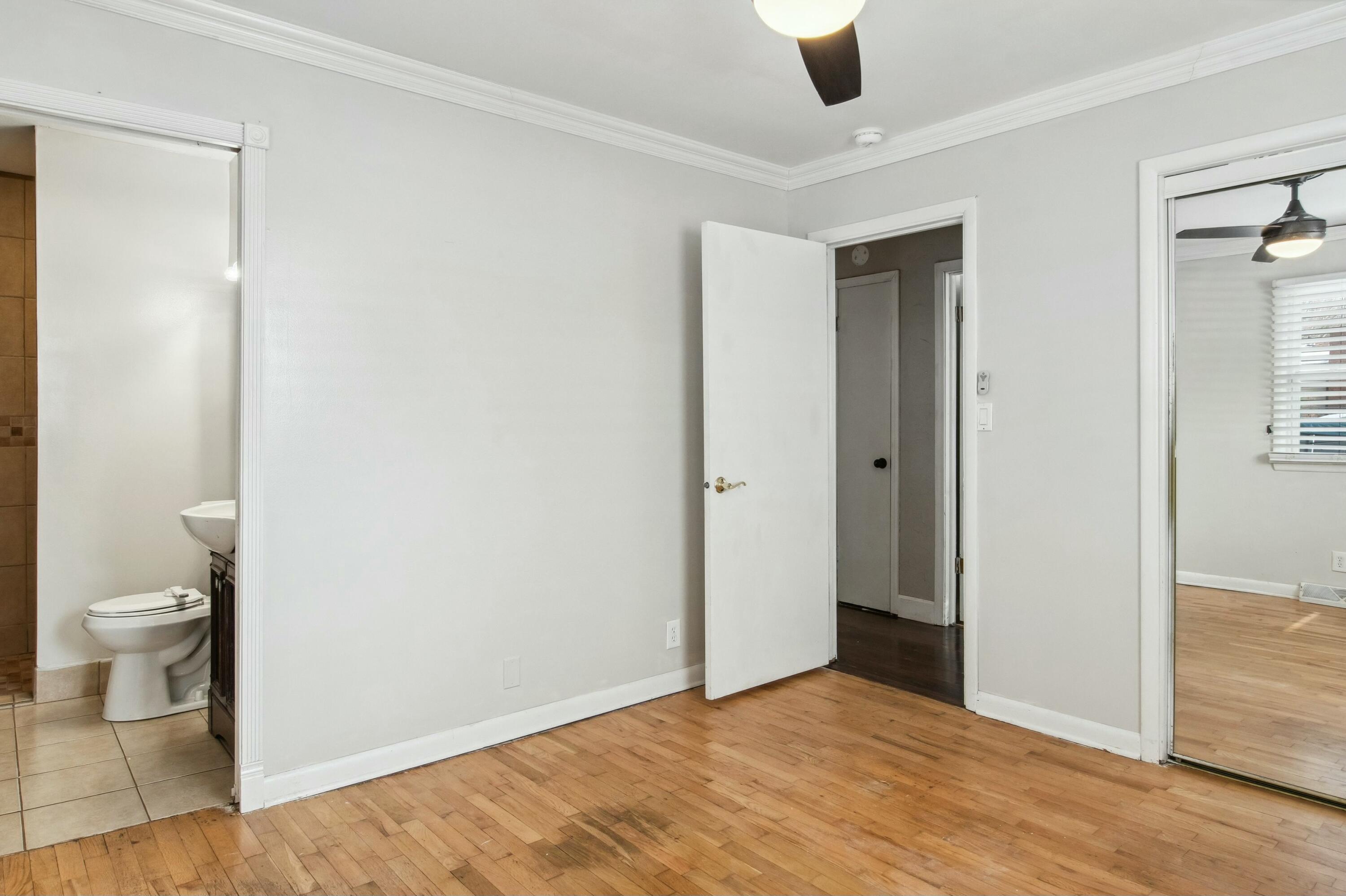 2107 South Oak Grove Avenue Property Photo 14