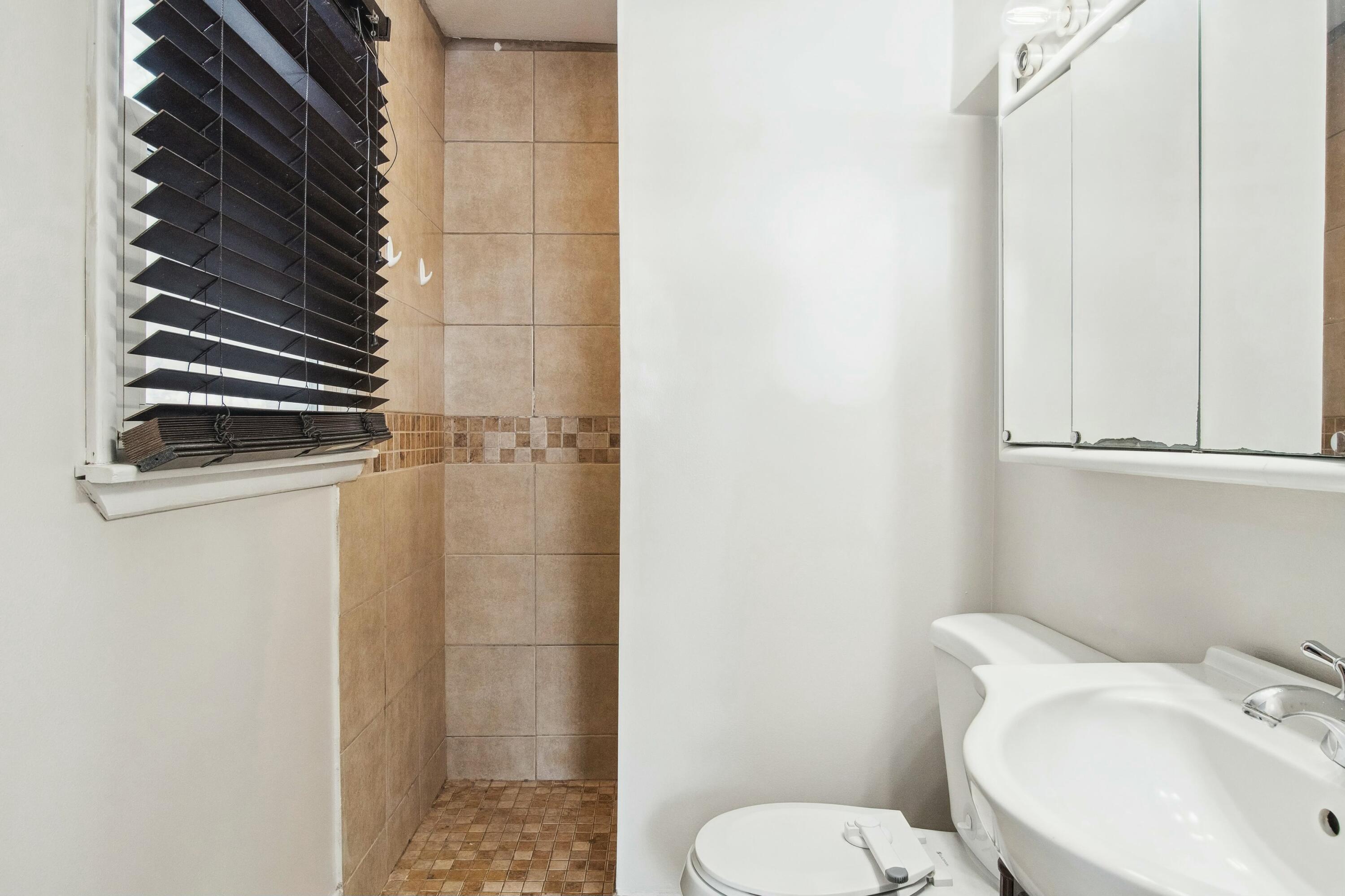 2107 South Oak Grove Avenue Property Photo 15