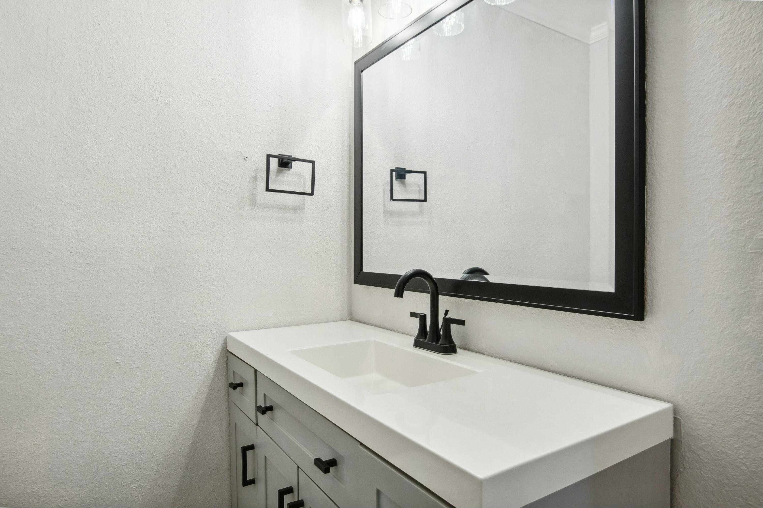2107 South Oak Grove Avenue Property Photo 19